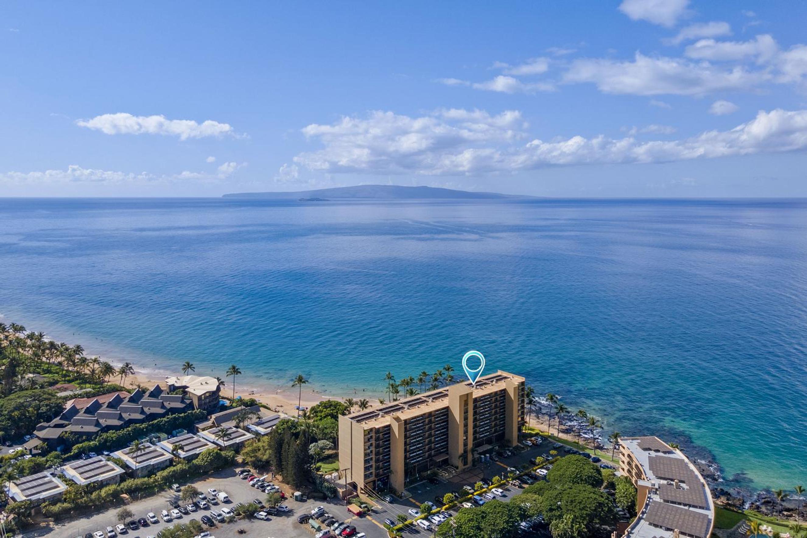 Mana Kai 304 - Renovated Oceanfront 2BR/2BA Condo, Split AC, Beach Access, Views