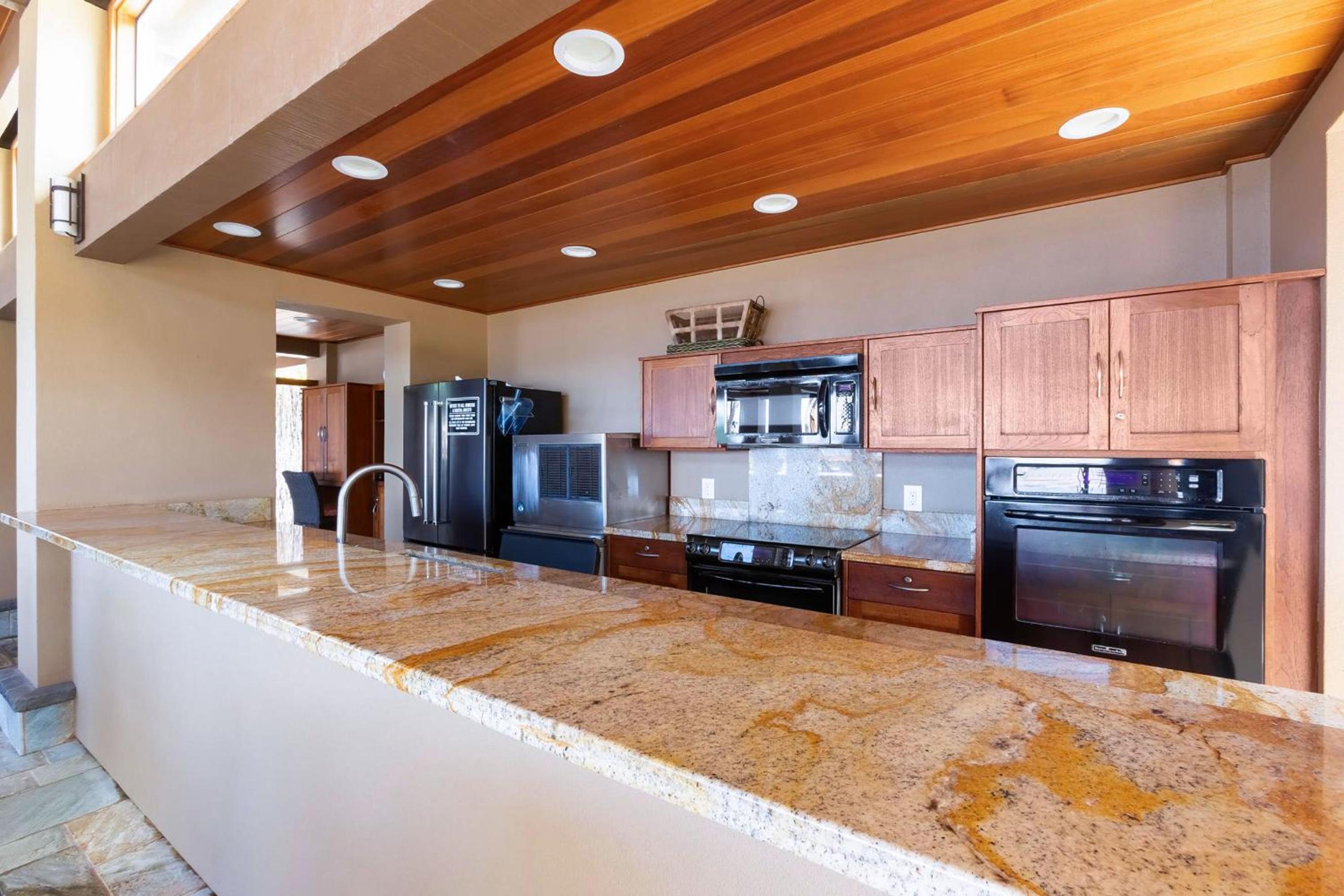 Wailea Elua 204 - Luxury 1BR, 2BA Condo, Stunning Ocean Views & Modern Upgrades