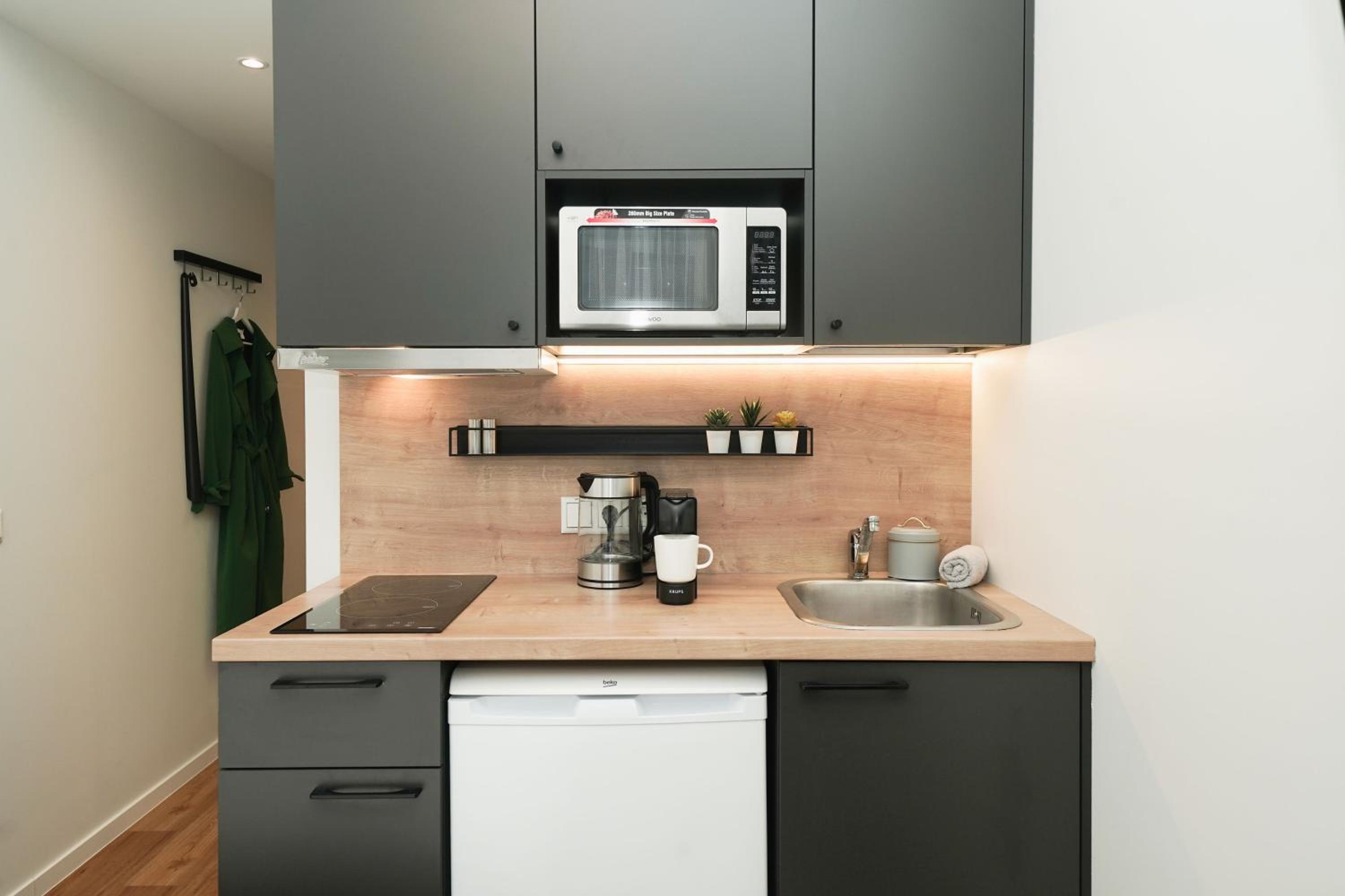 Stylish smart studio!
