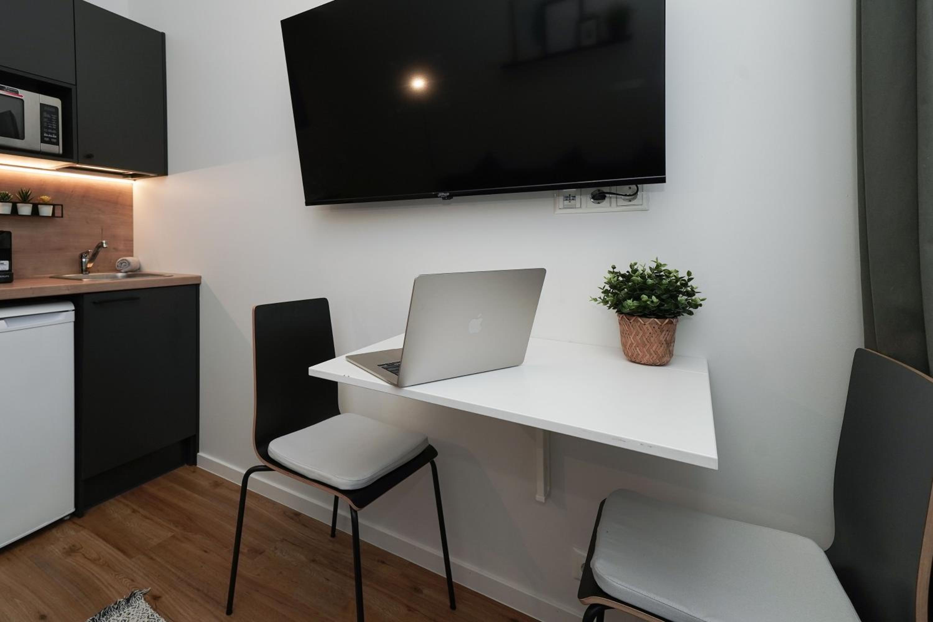 Stylish smart studio!