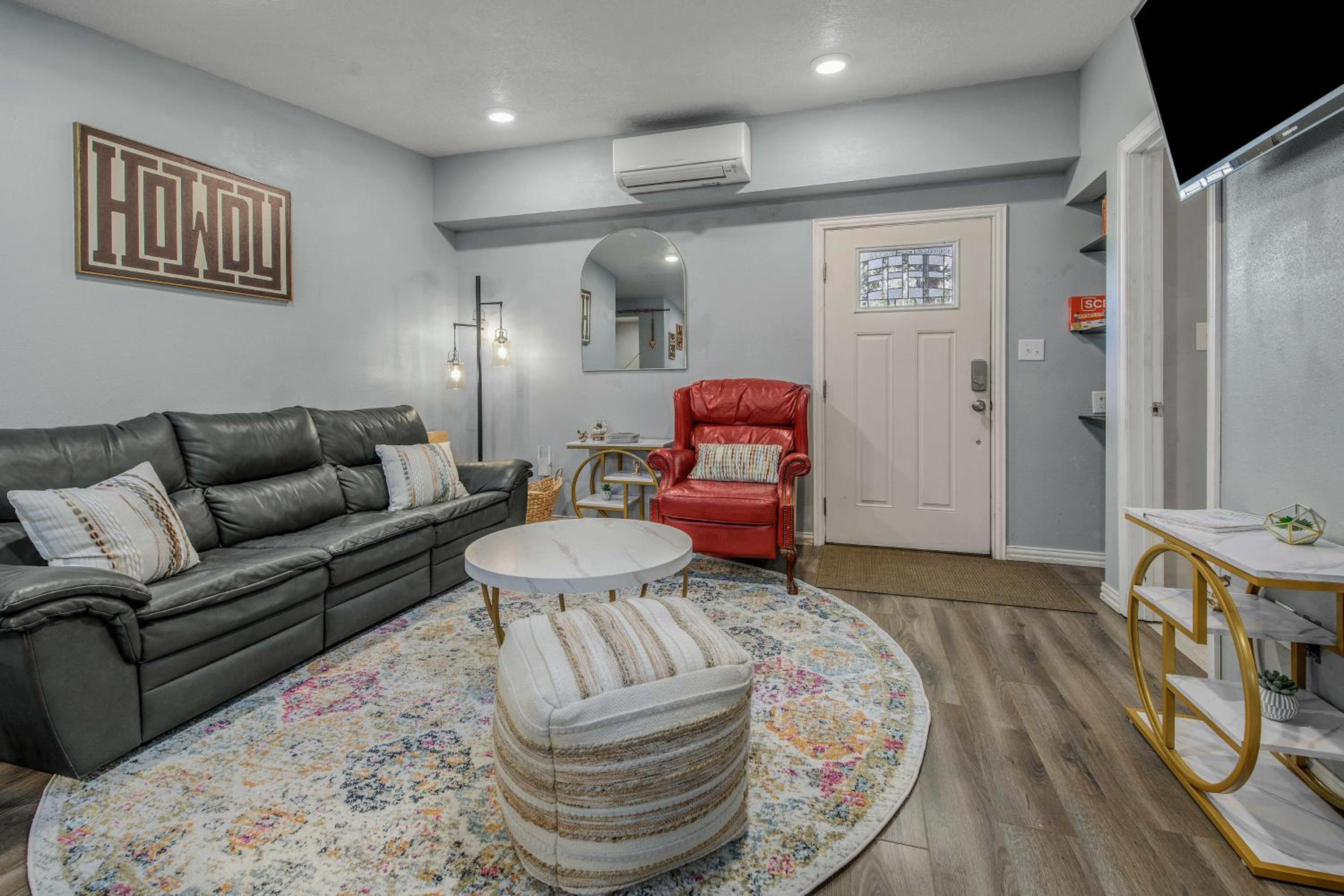 6 Mi to Kyle Field! Pet-Friendly Getaway with Yard