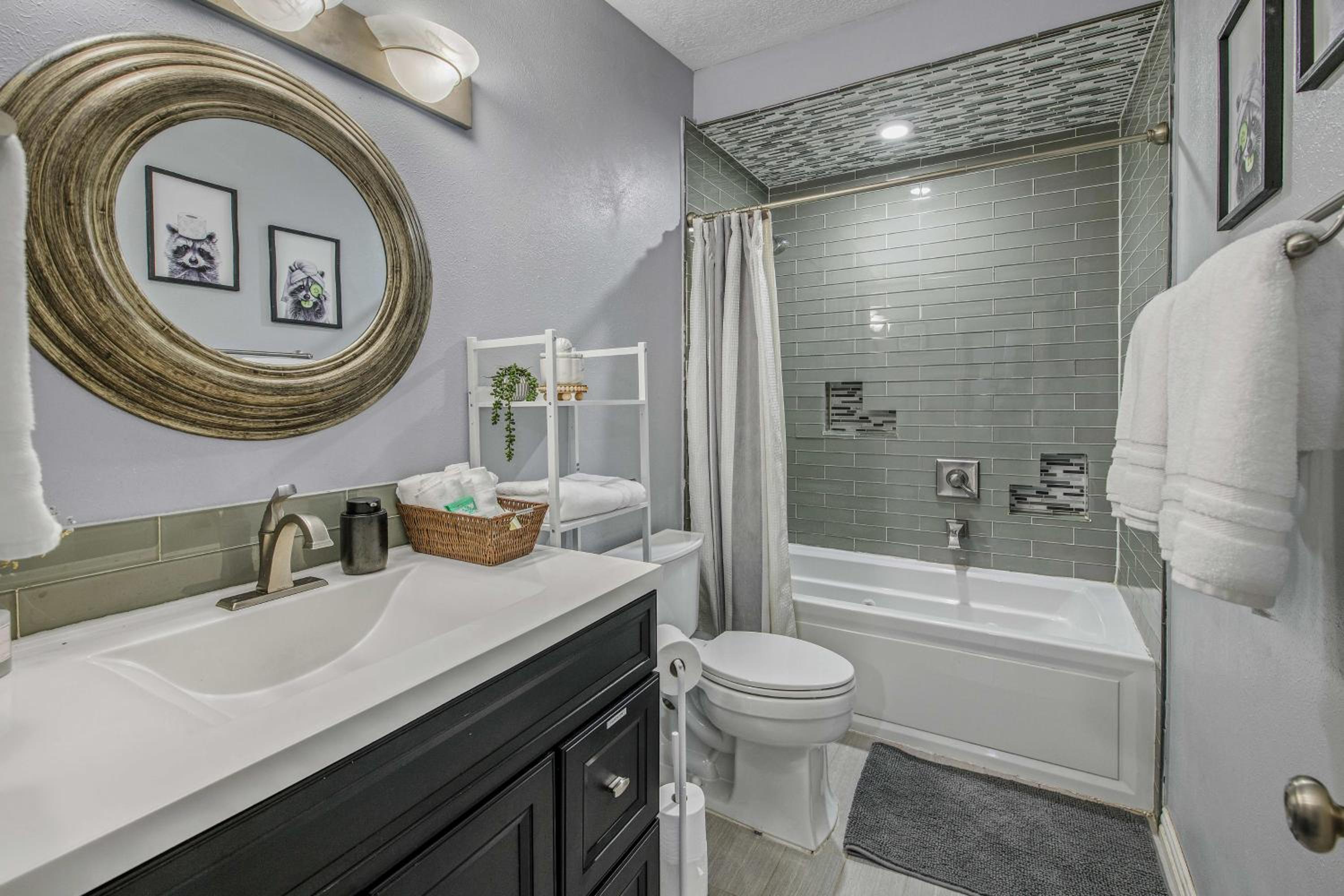 6 Mi to Kyle Field! Pet-Friendly Getaway with Yard