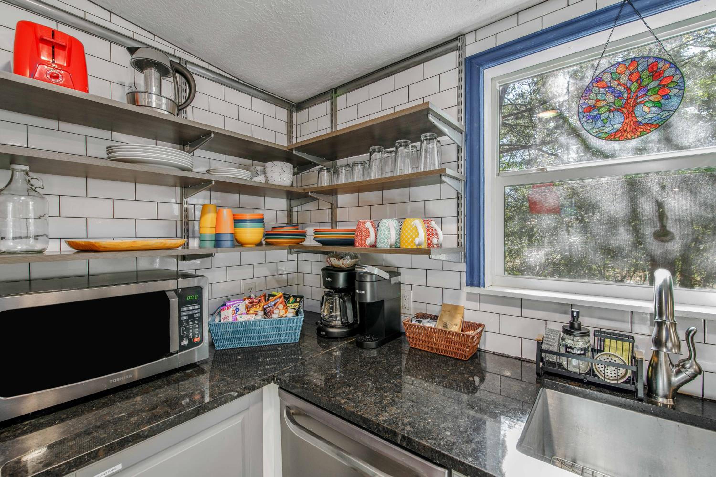 6 Mi to Kyle Field! Pet-Friendly Getaway with Yard