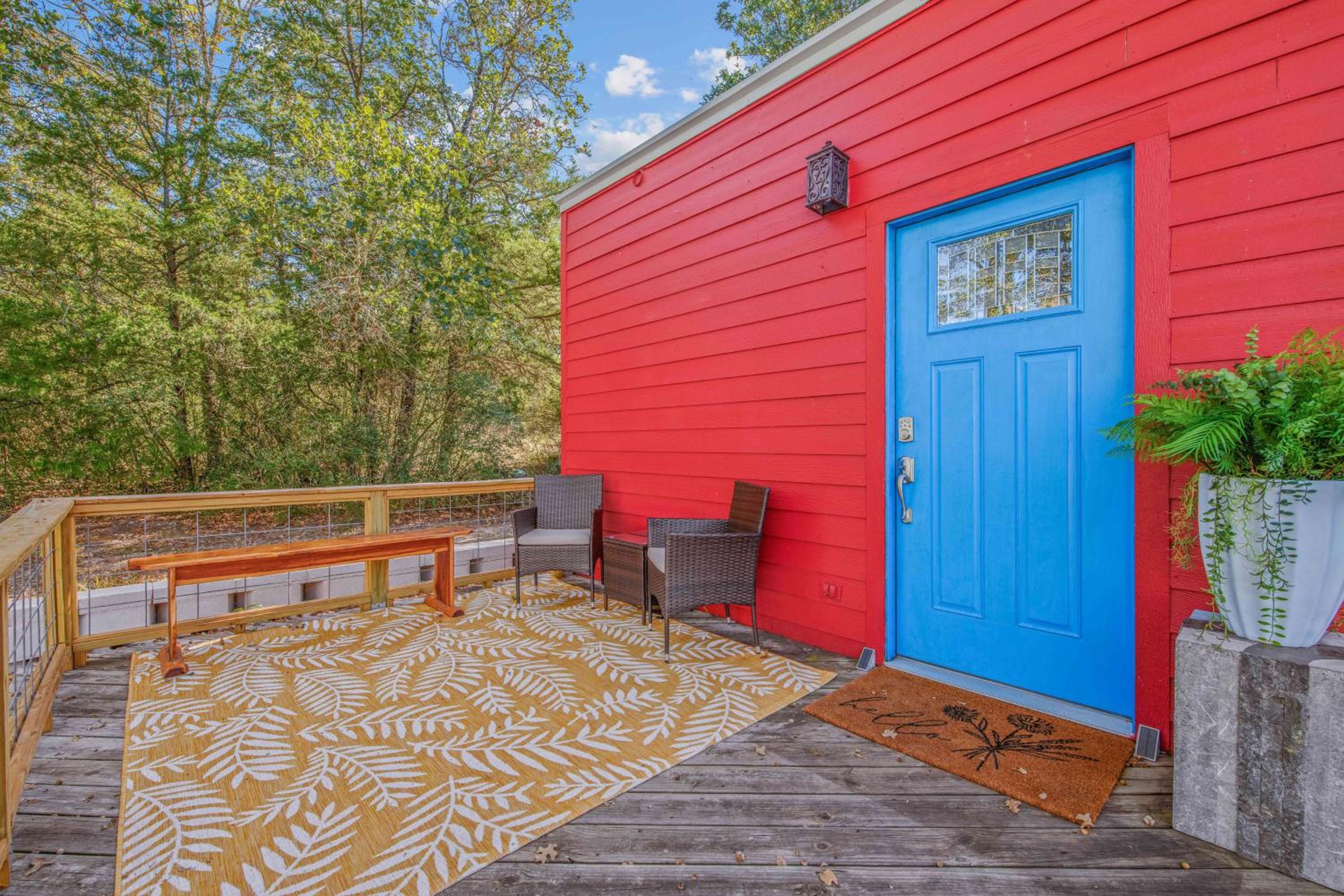 6 Mi to Kyle Field! Pet-Friendly Getaway with Yard