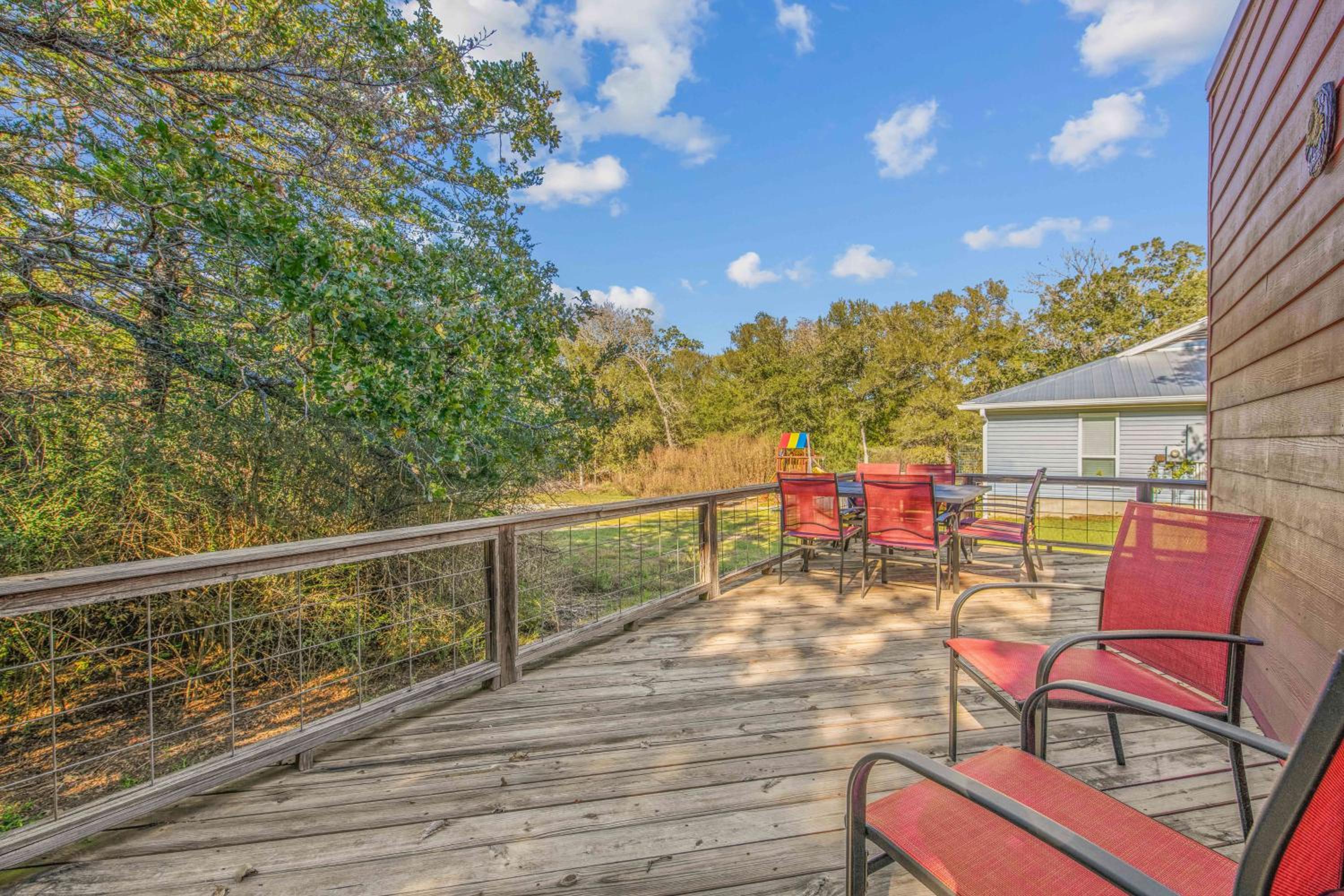 6 Mi to Kyle Field! Pet-Friendly Getaway with Yard