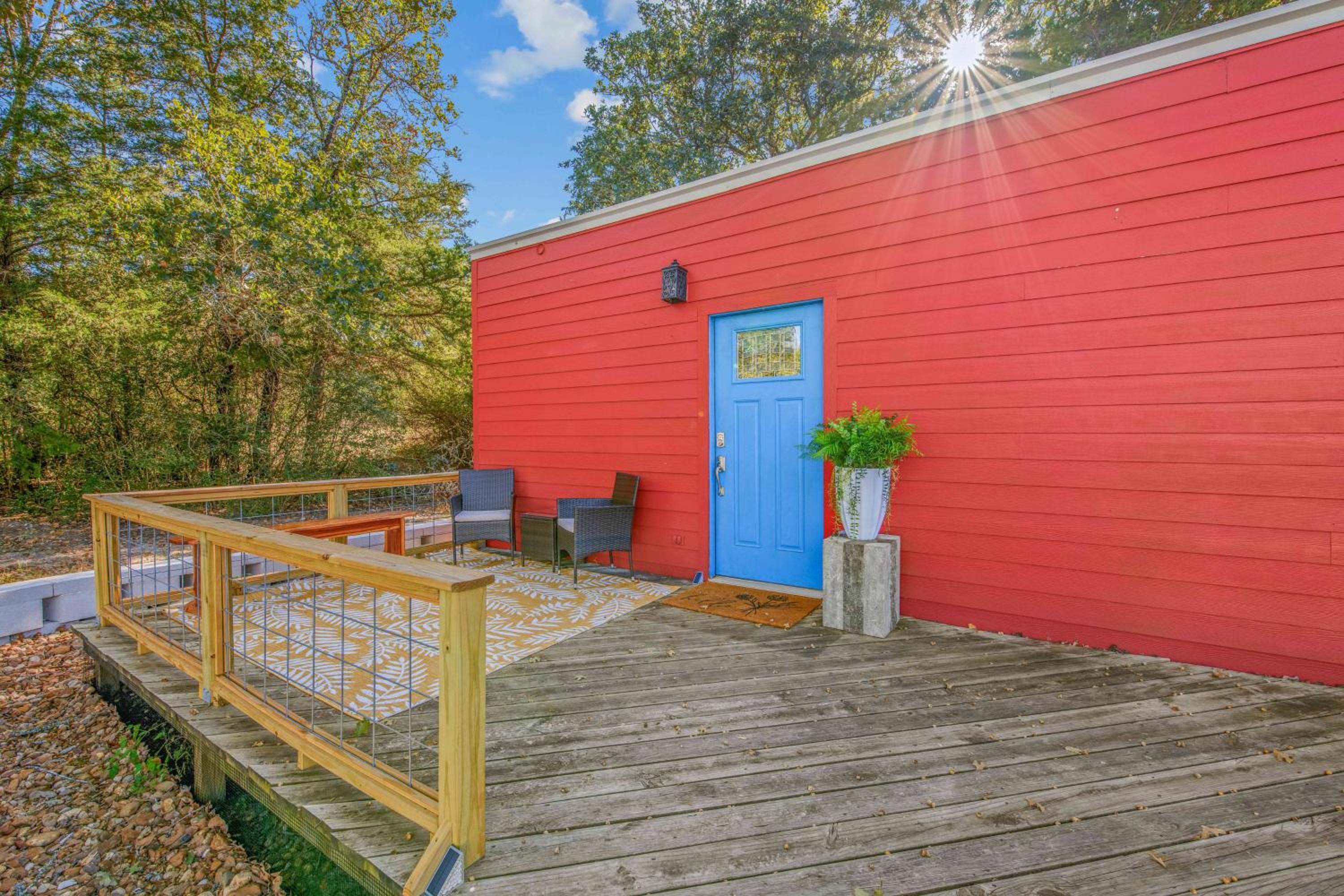 6 Mi to Kyle Field! Pet-Friendly Getaway with Yard