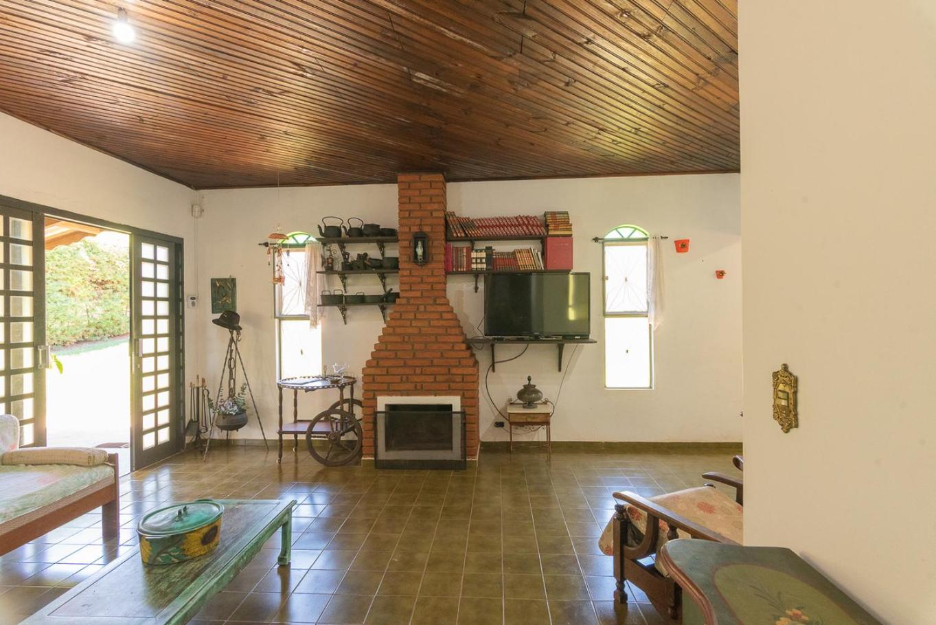 Casa de Campo com Piscina e Lareira em Braganca