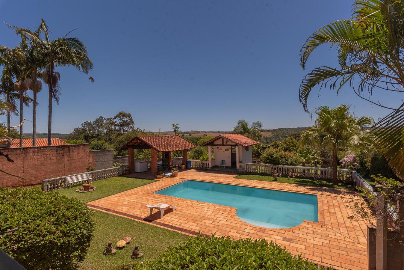 Casa de Campo com Piscina e Lareira em Braganca