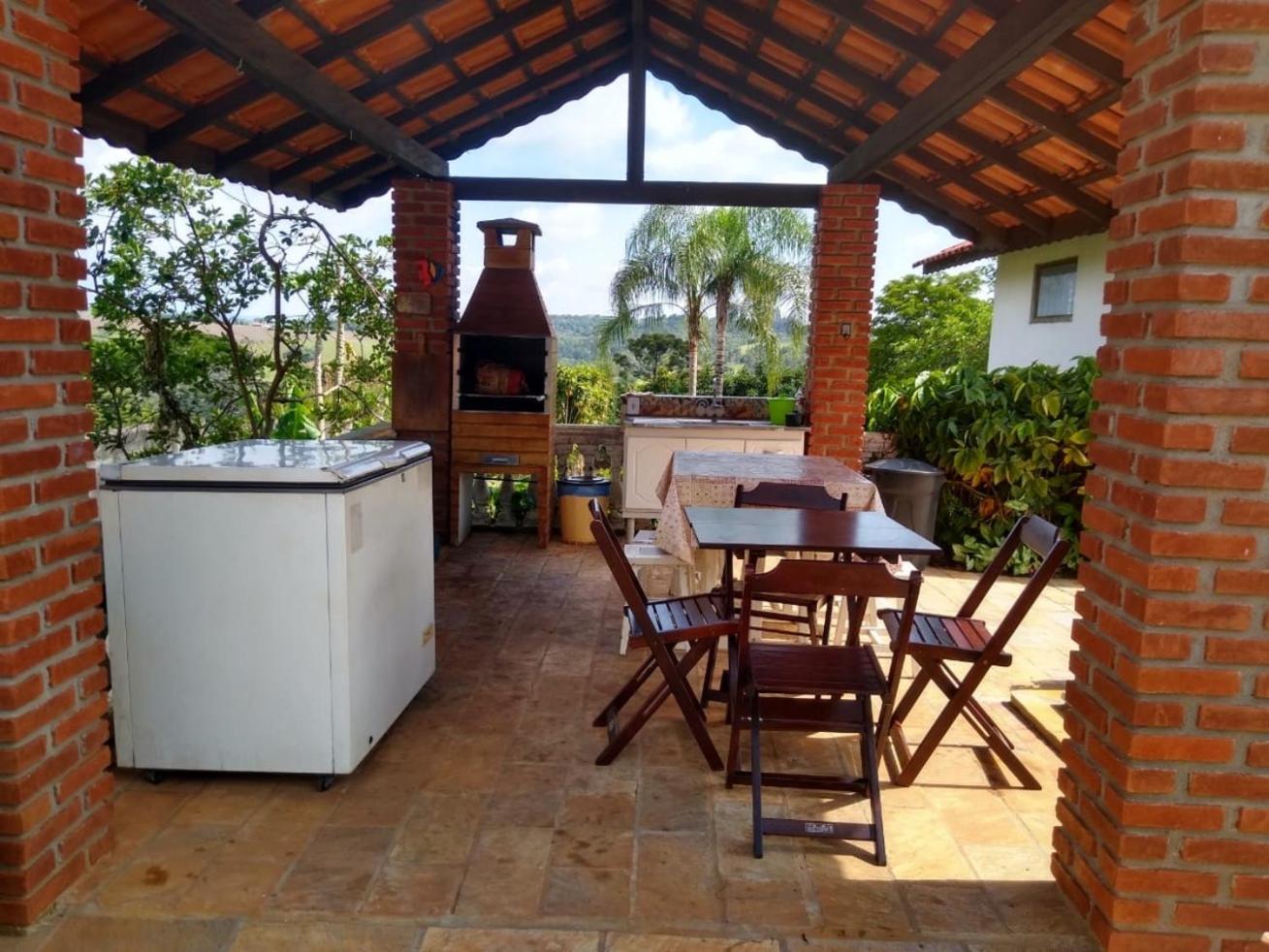 Casa de Campo com Piscina e Lareira em Braganca