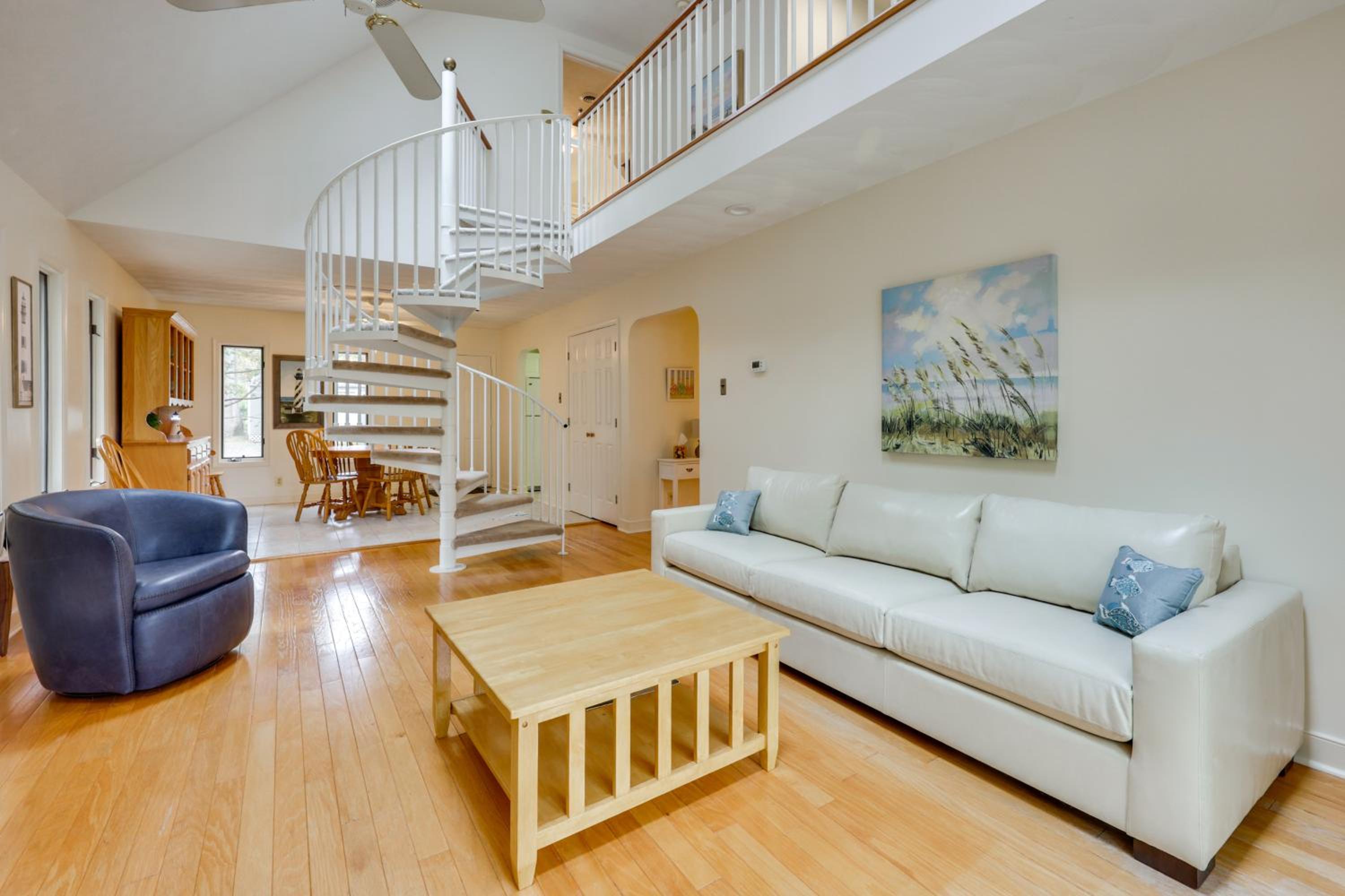 Lake Access, Tranquil Acreage Farnham Cottage