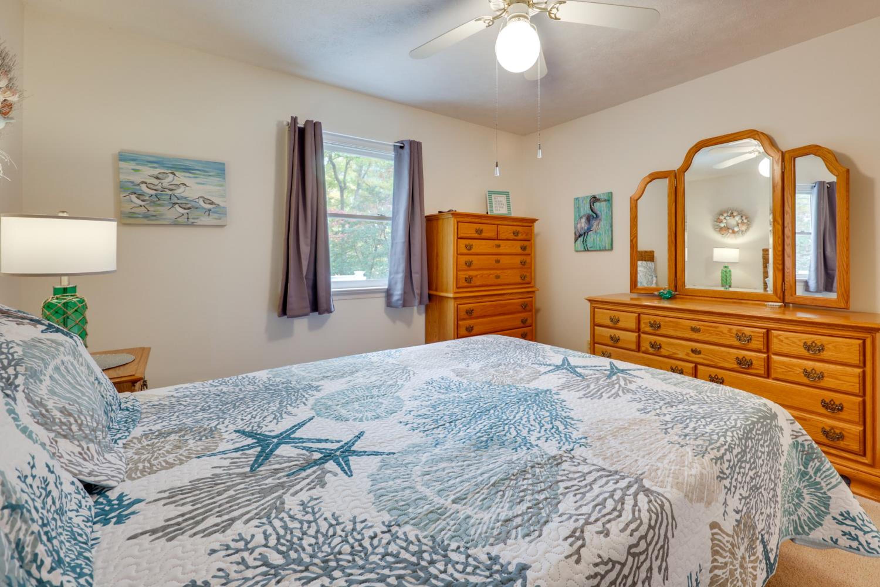 Lake Access, Tranquil Acreage Farnham Cottage