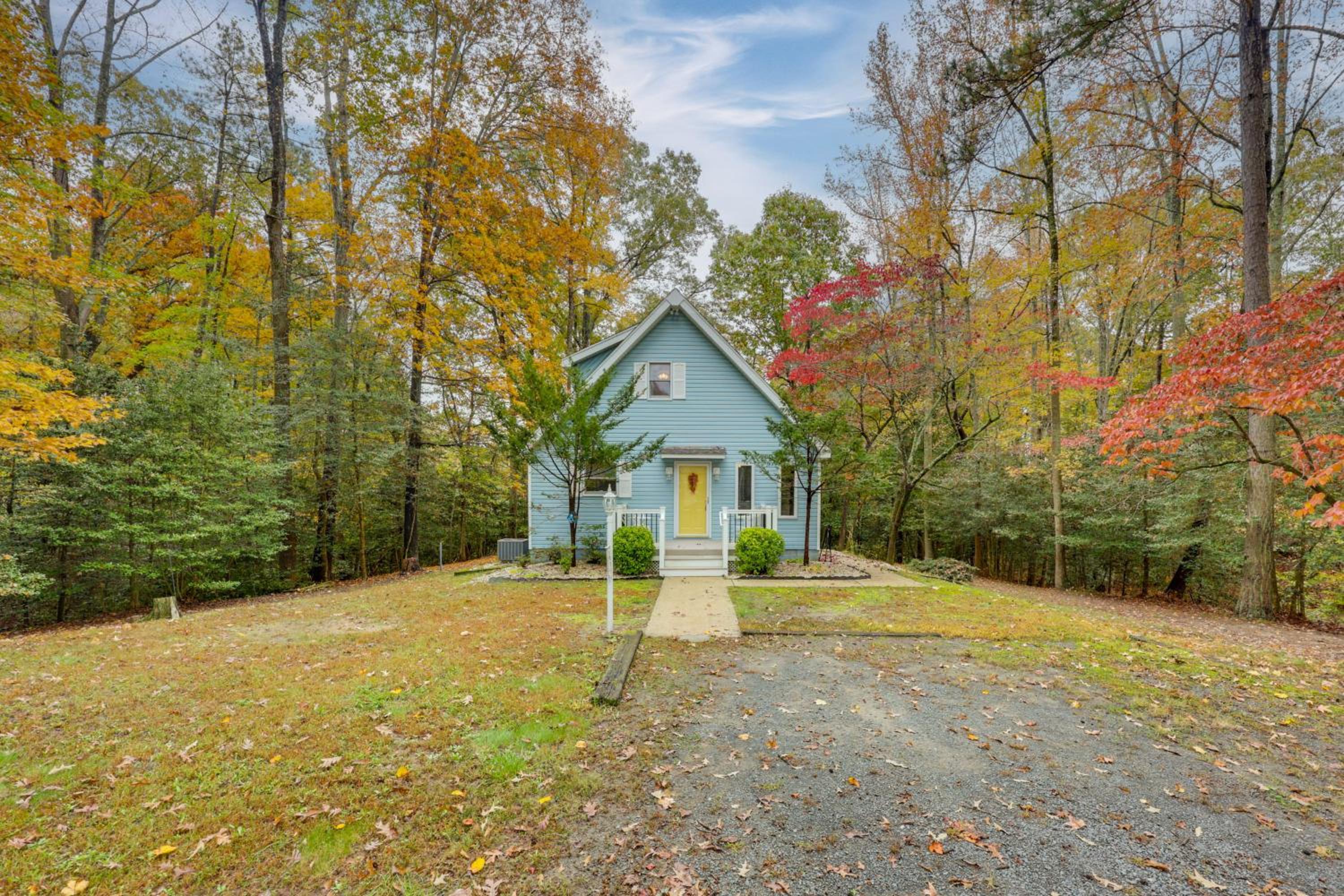Lake Access, Tranquil Acreage Farnham Cottage