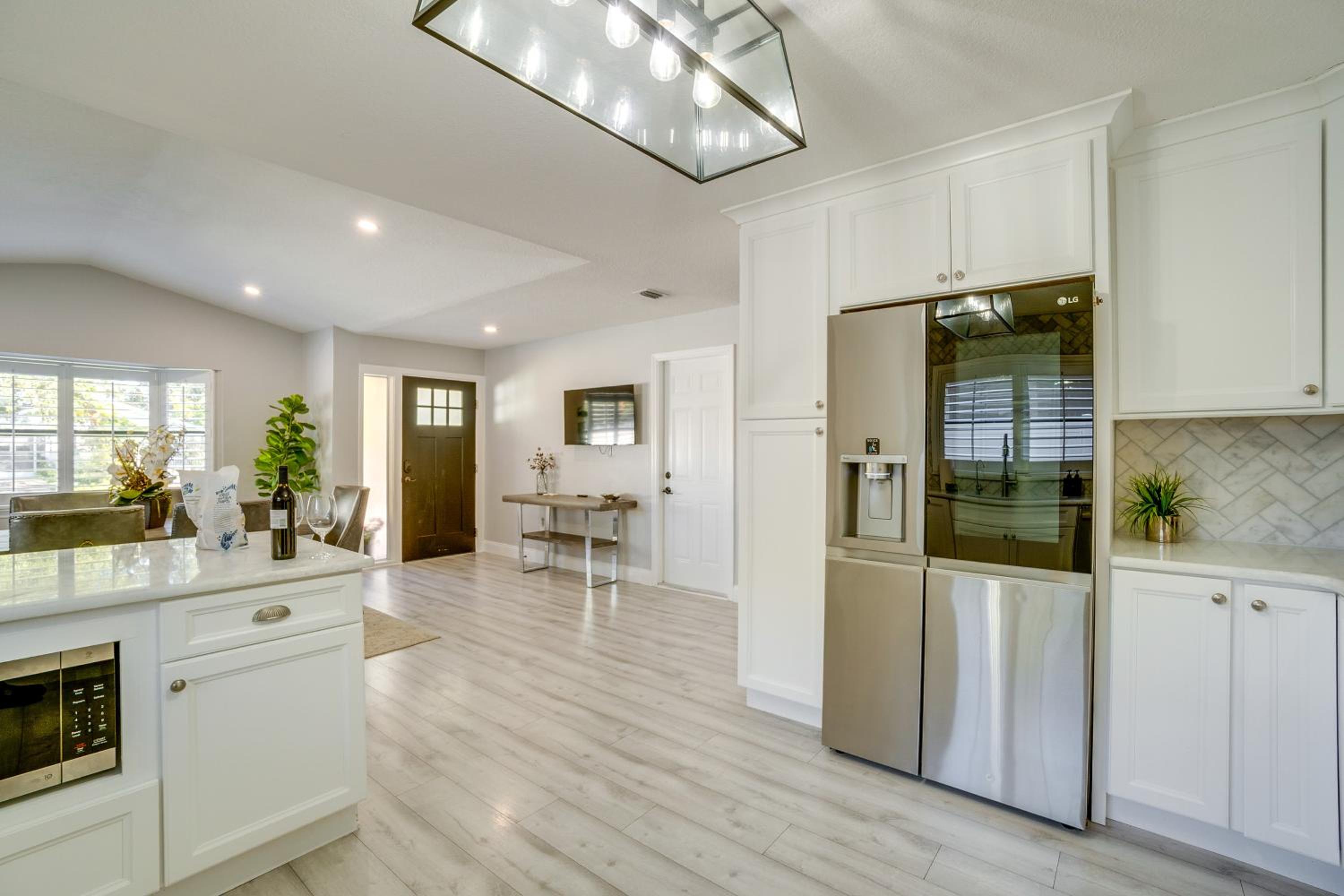4 Mi to Siesta Key Family Getaway with Balcony