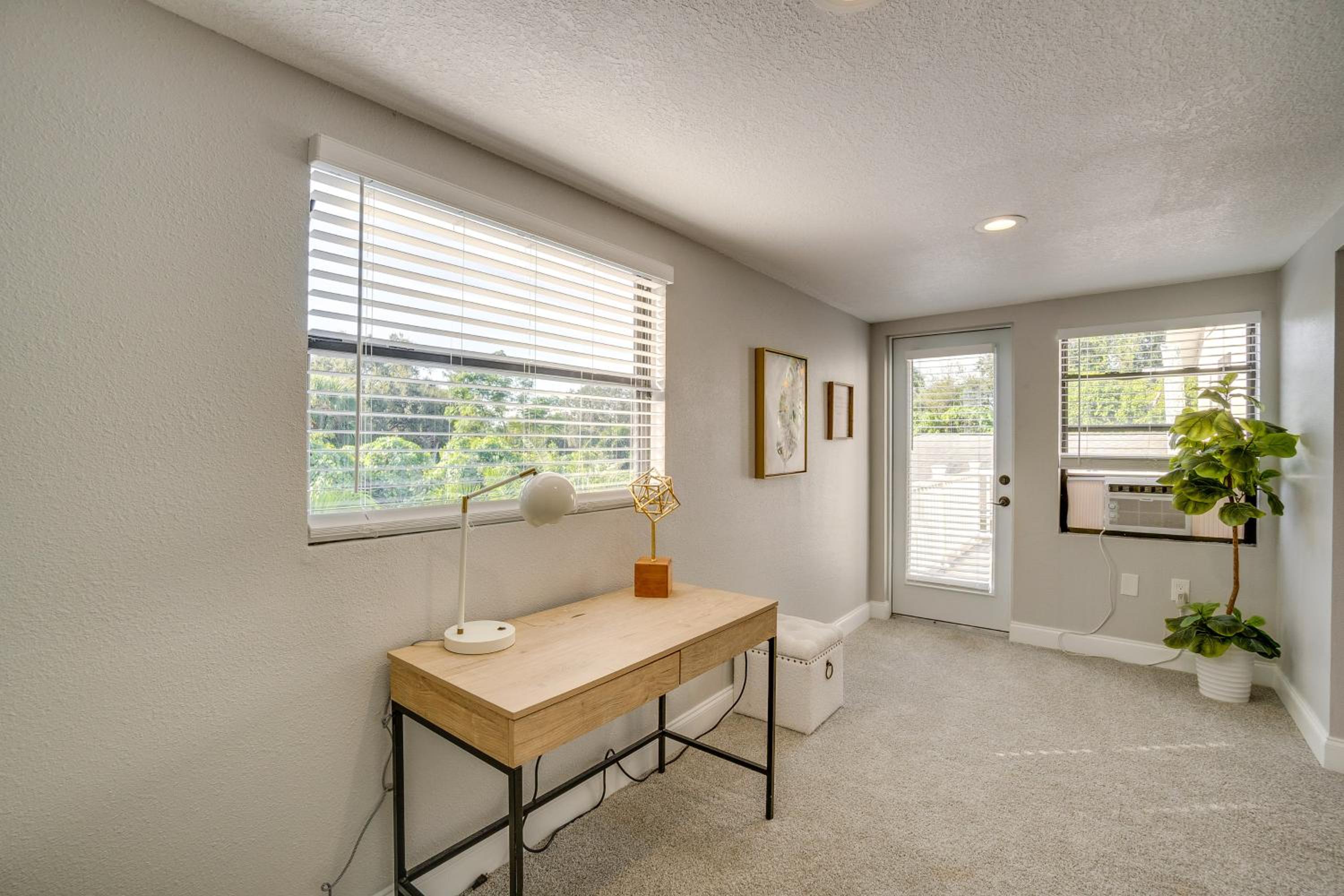 4 Mi to Siesta Key Family Getaway with Balcony