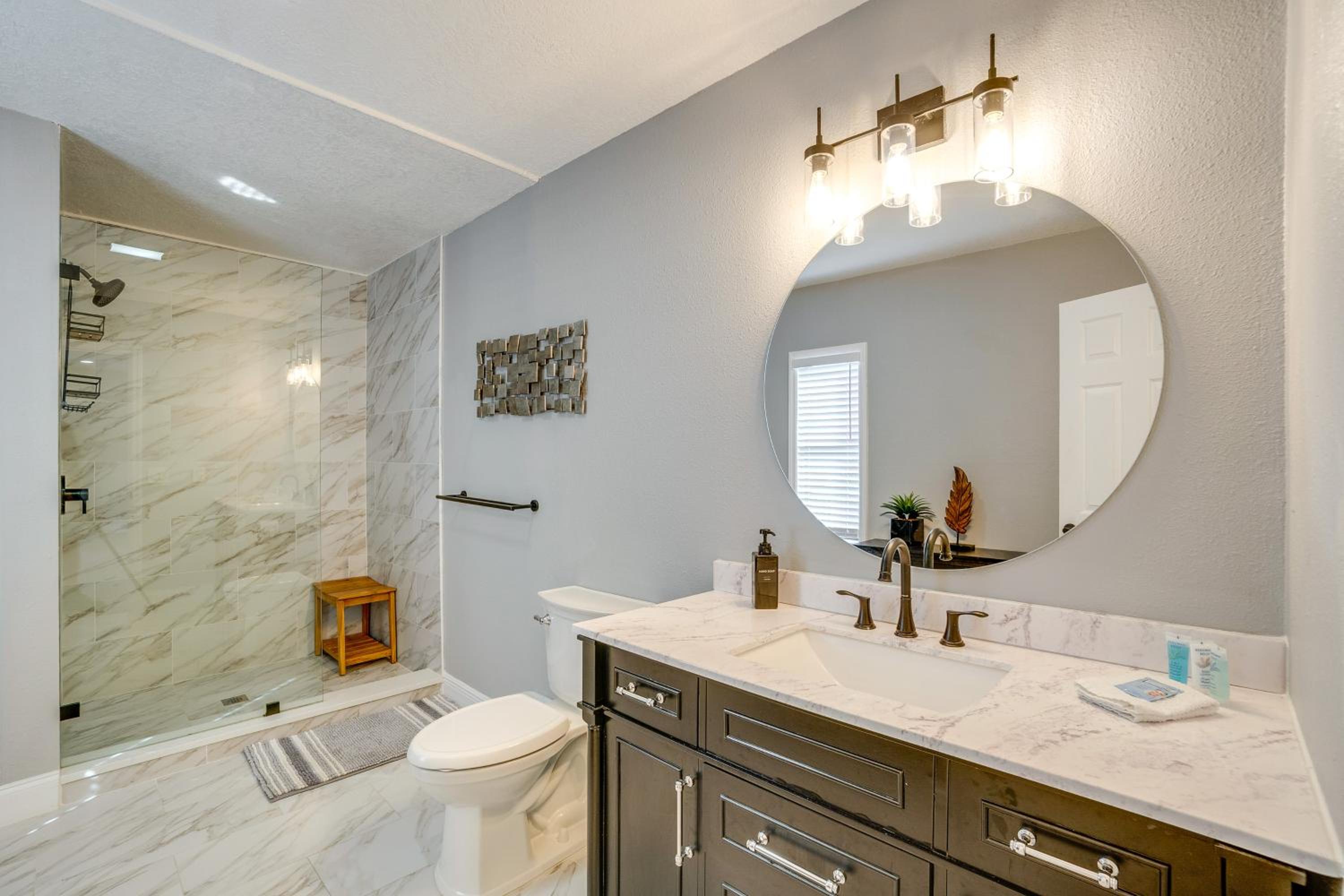 4 Mi to Siesta Key Family Getaway with Balcony