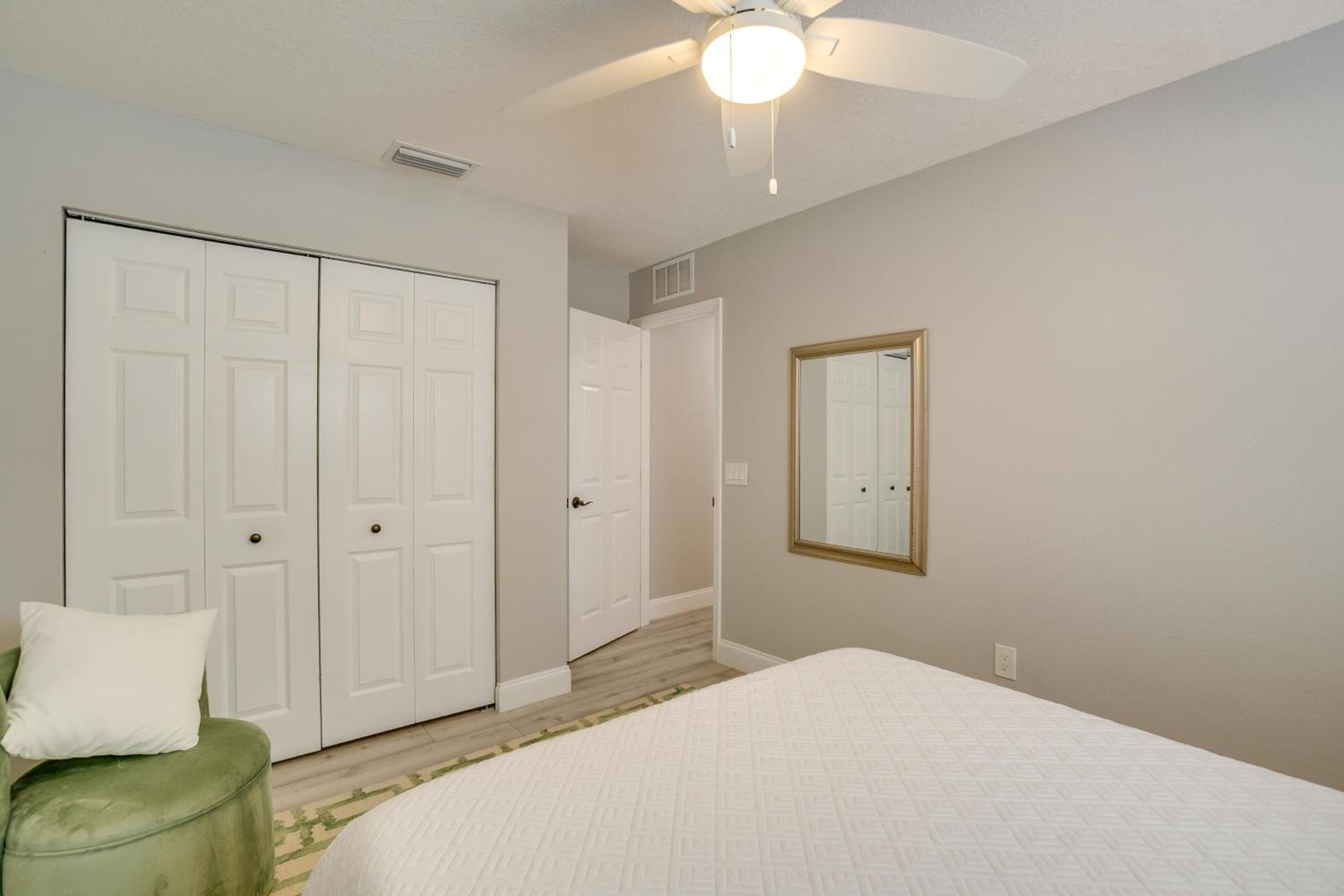 4 Mi to Siesta Key Family Getaway with Balcony