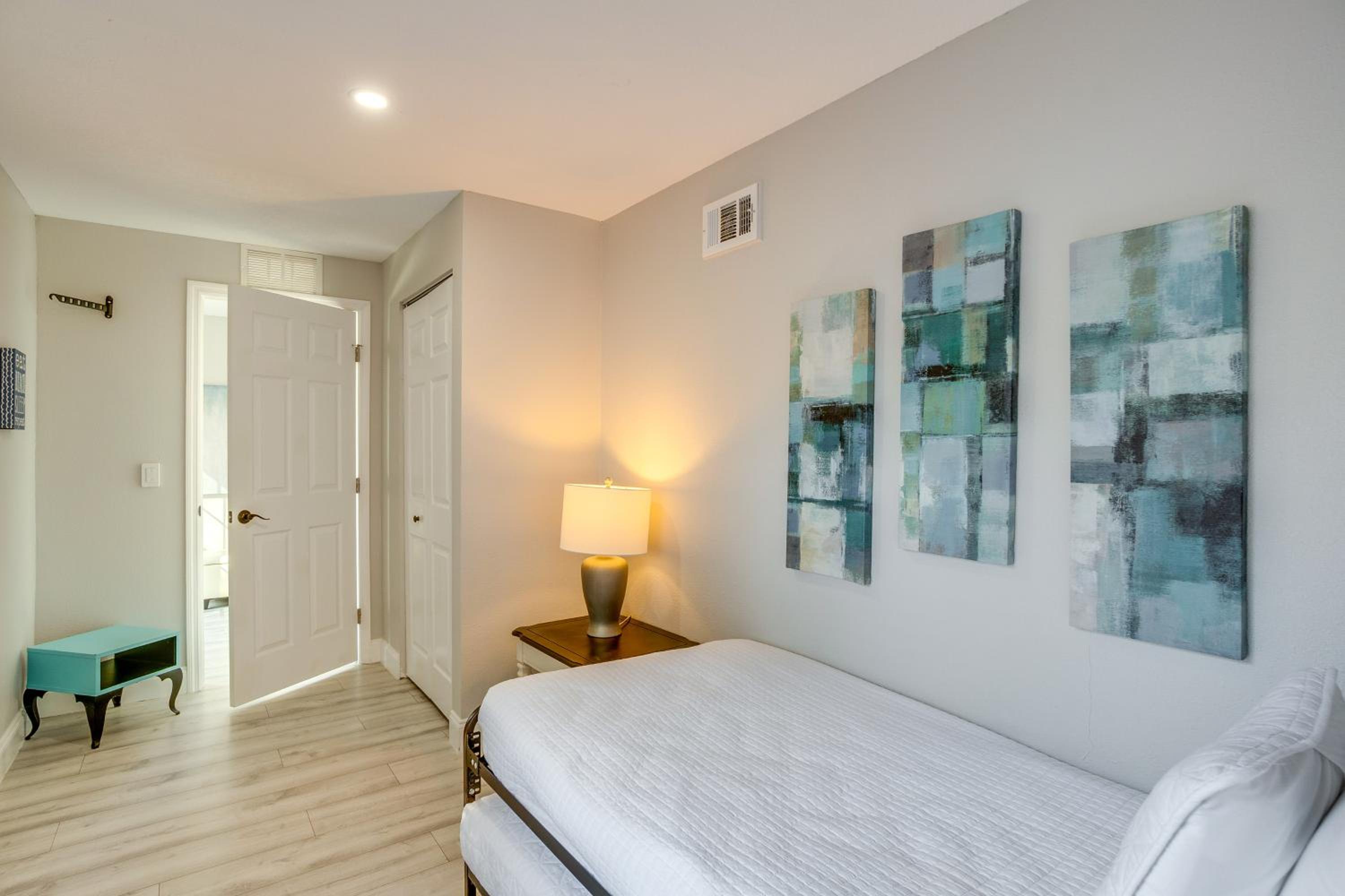 4 Mi to Siesta Key Family Getaway with Balcony