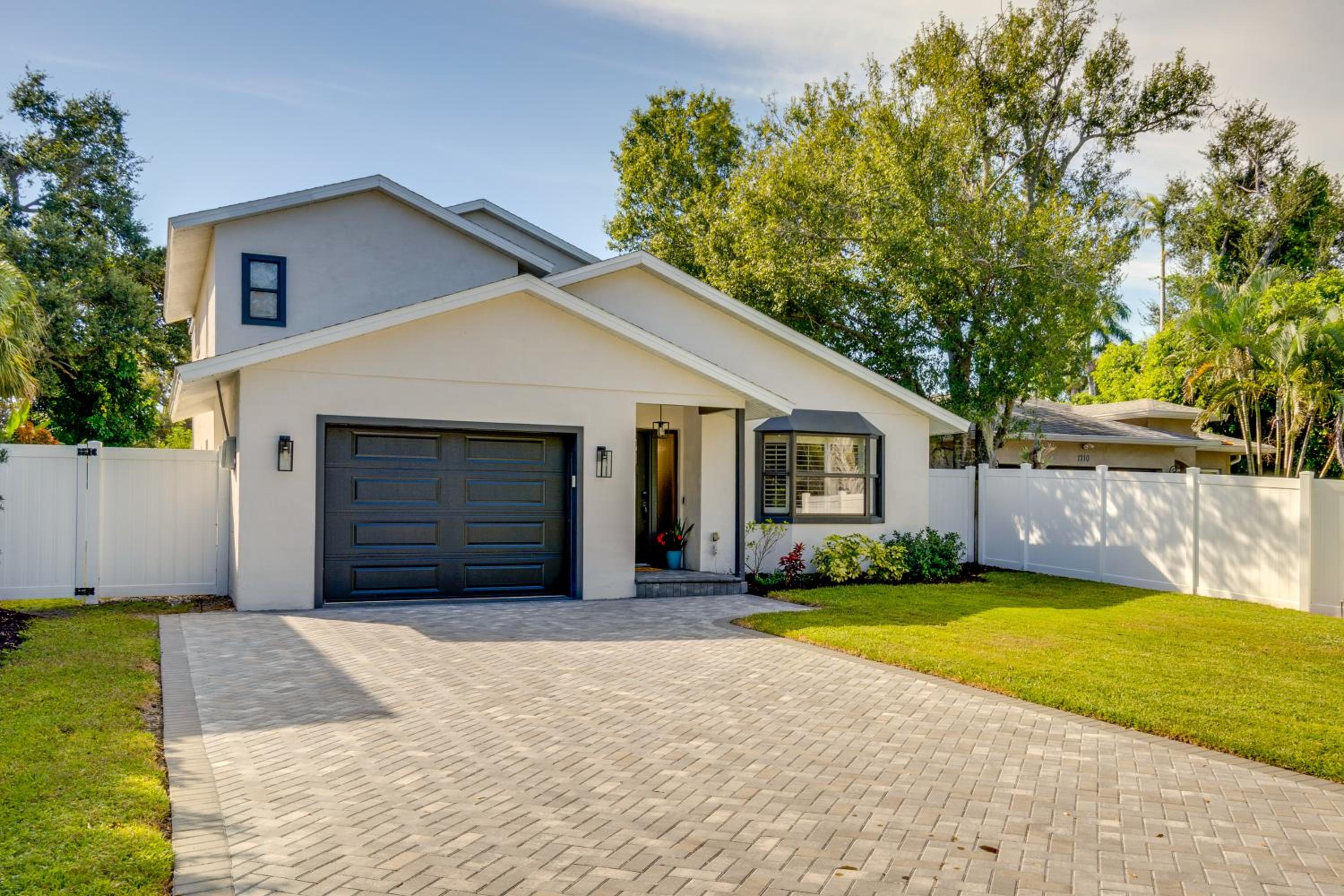 4 Mi to Siesta Key Family Getaway with Balcony