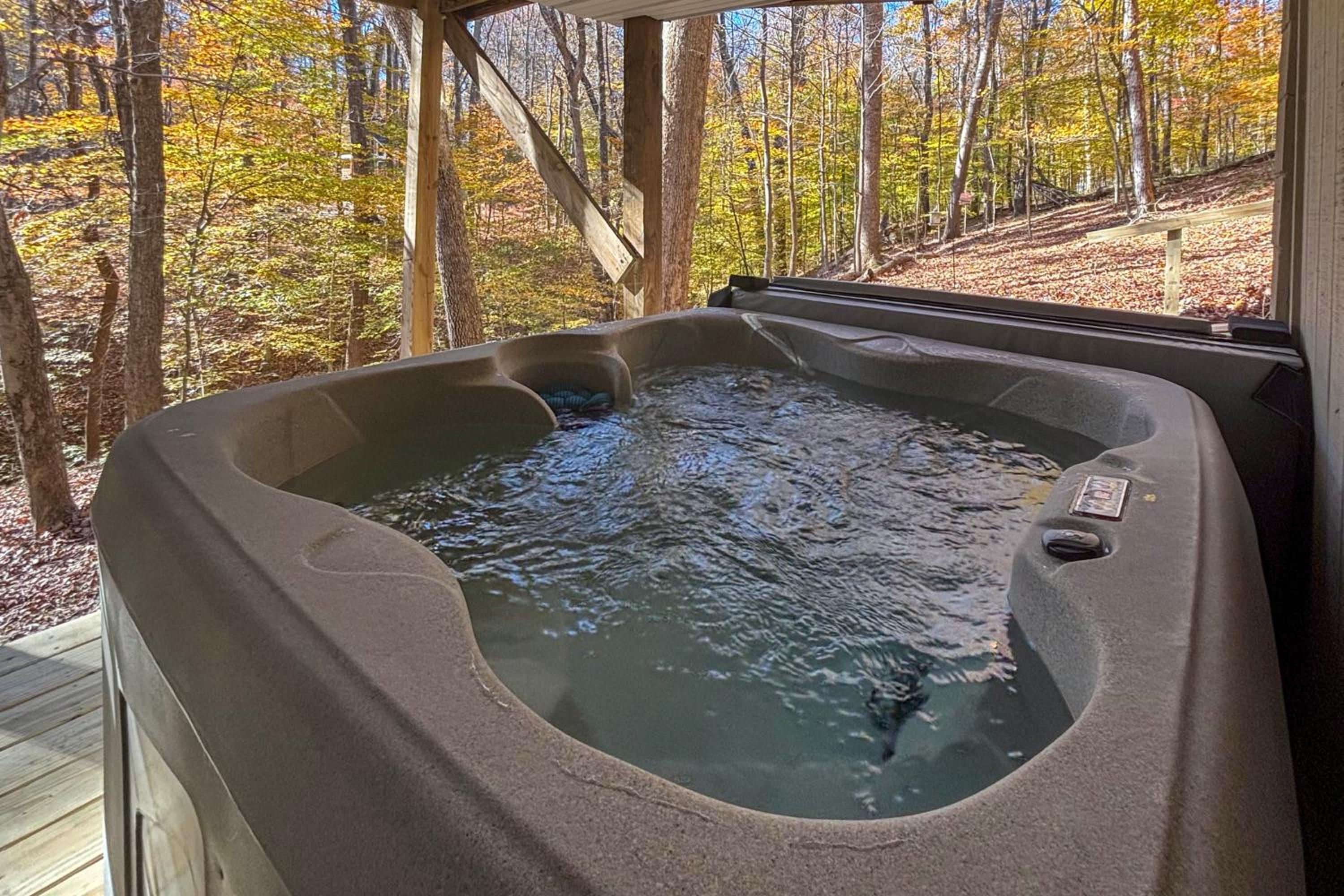 Lake Access and Hot Tub! Serene Rockbridge Cabin