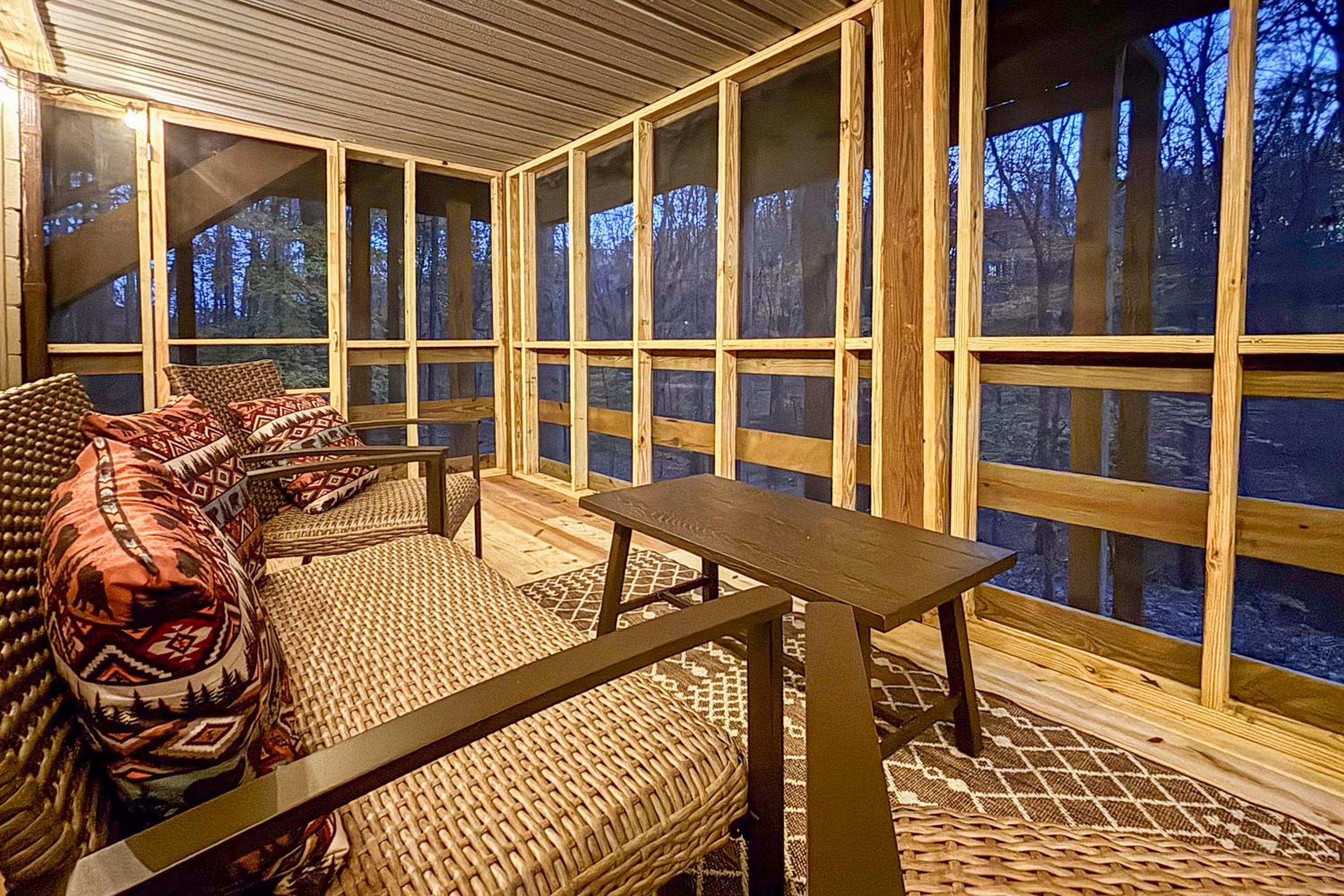 Lake Access and Hot Tub! Serene Rockbridge Cabin