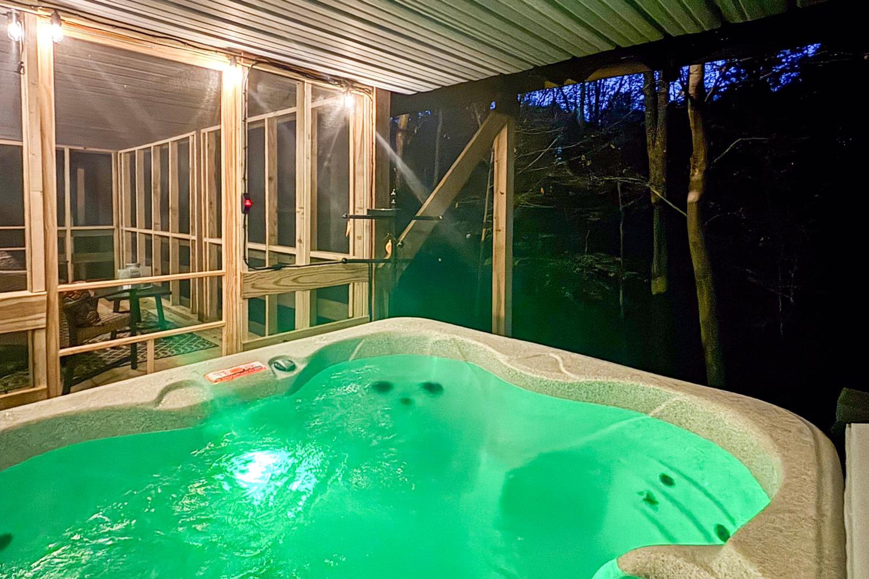 Lake Access and Hot Tub! Serene Rockbridge Cabin