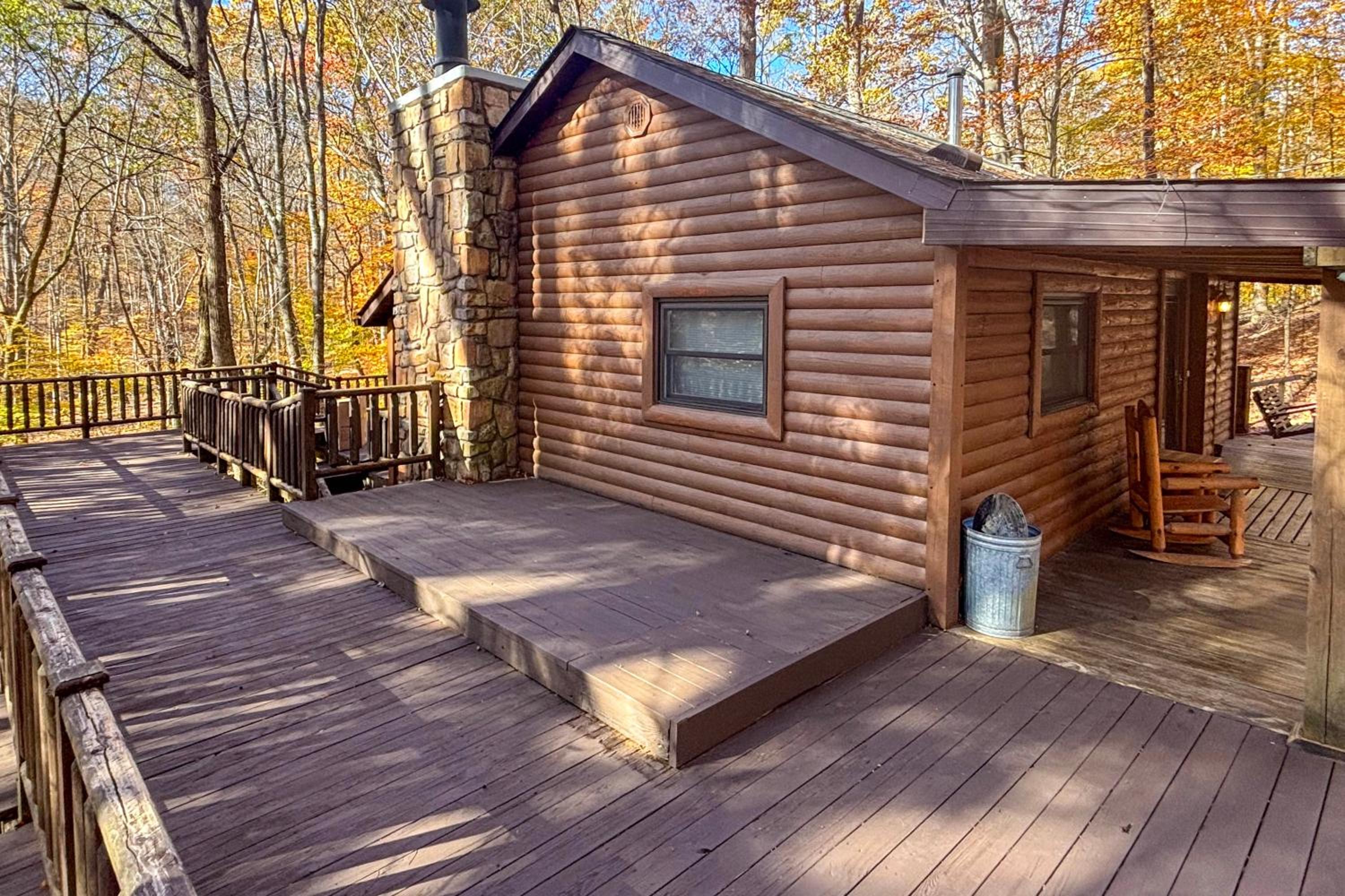 Lake Access and Hot Tub! Serene Rockbridge Cabin