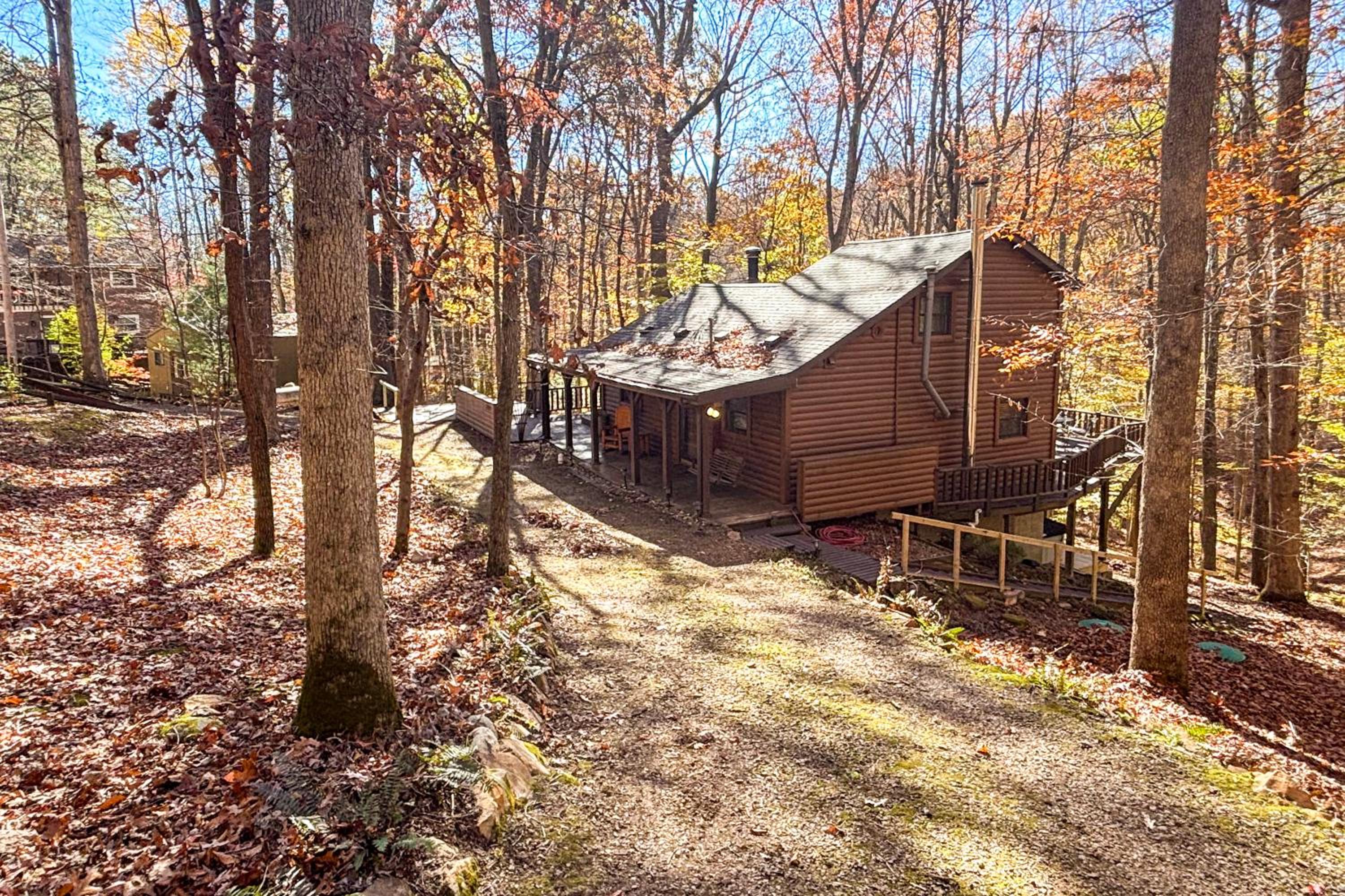 Lake Access and Hot Tub! Serene Rockbridge Cabin