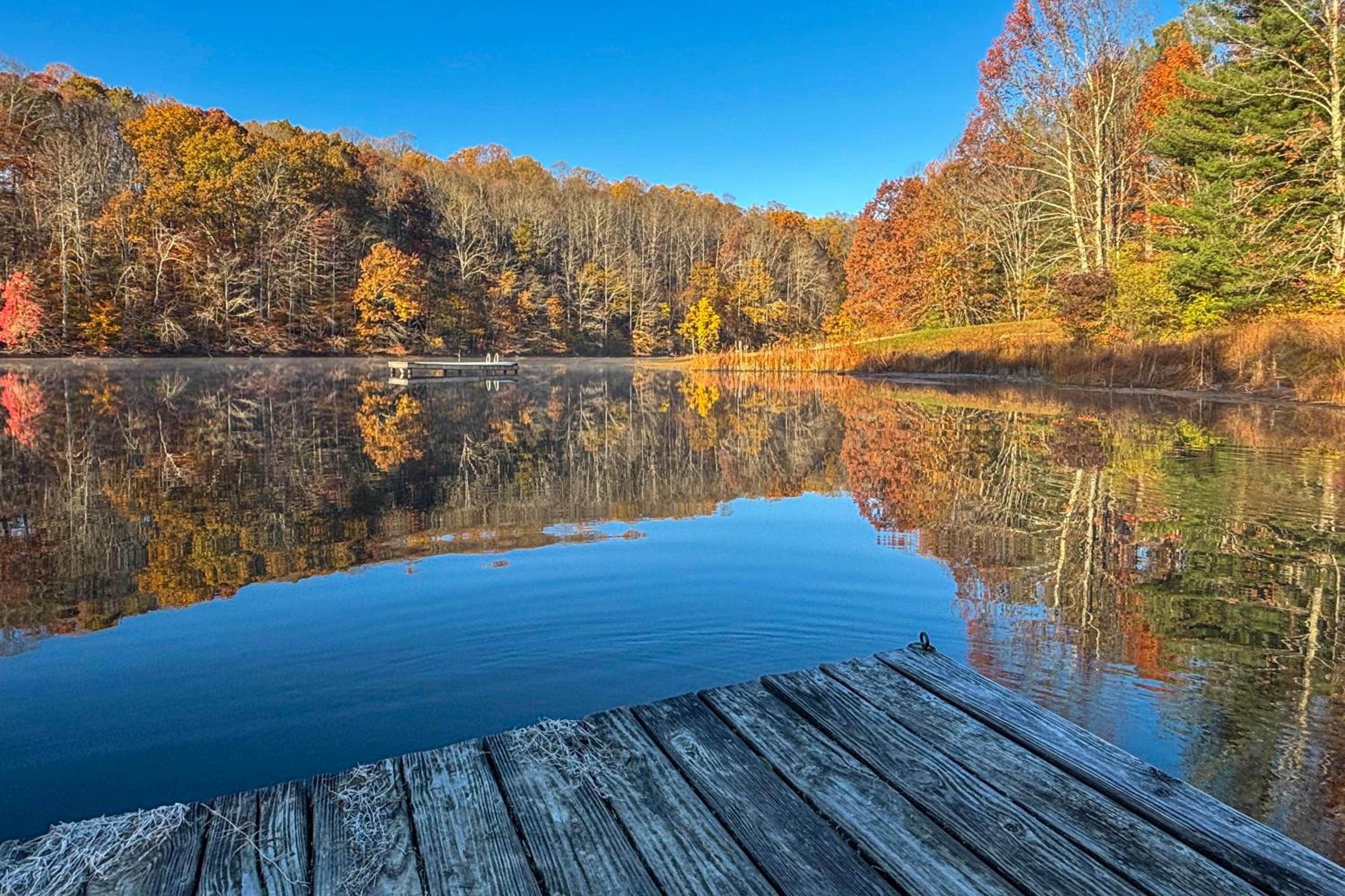 Lake Access and Hot Tub! Serene Rockbridge Cabin