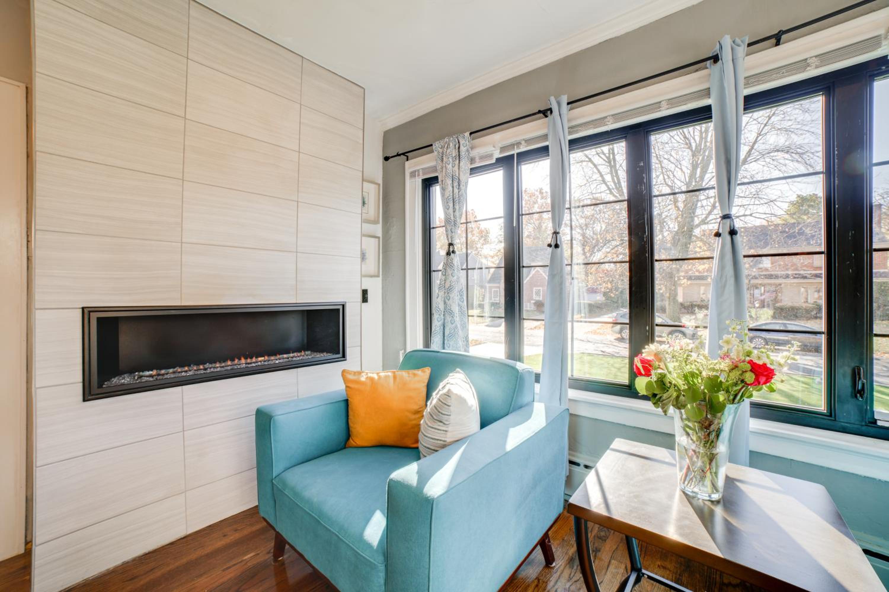 Pet Friendly! Near Casinos and Lake Michigan Beaches