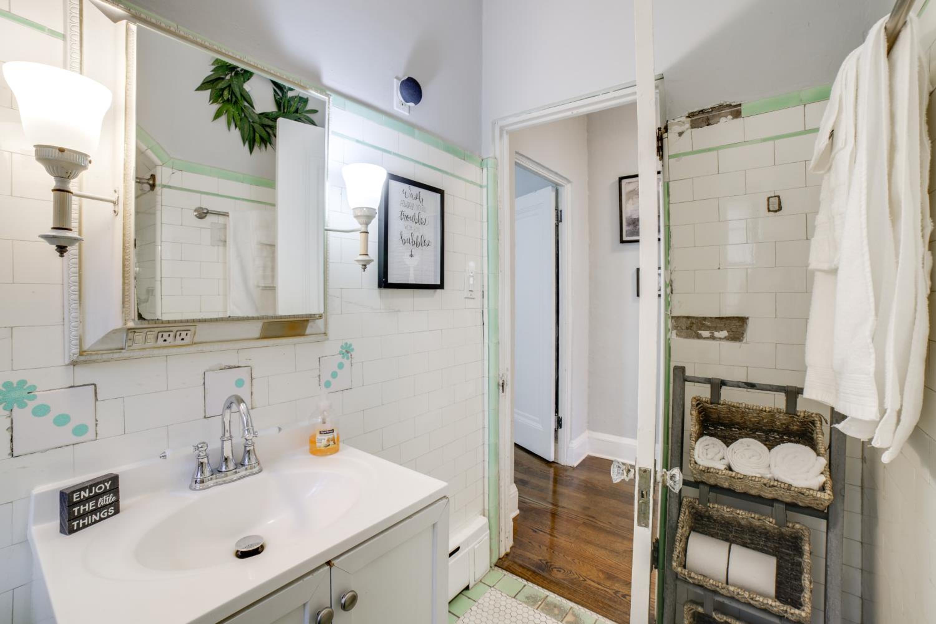 Pet Friendly! Near Casinos and Lake Michigan Beaches