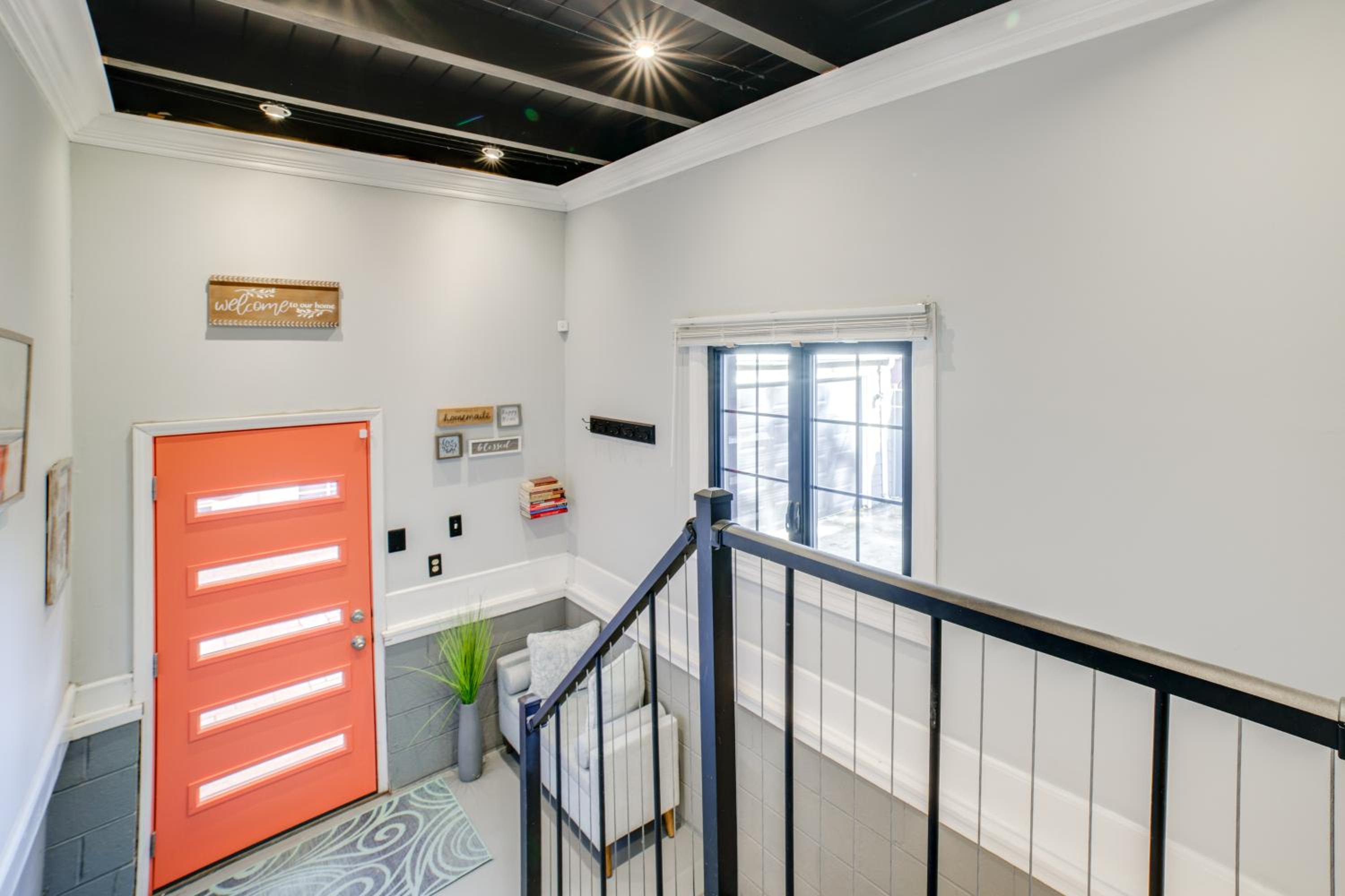 Pet Friendly! Near Casinos and Lake Michigan Beaches