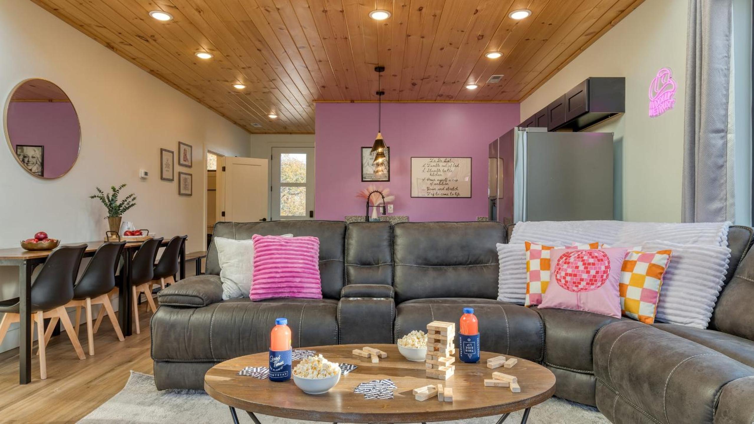 Smoky Mountain Cabin with Indoor Pool Hot Tub Views Dollys Dreamhouse by AvantStay
