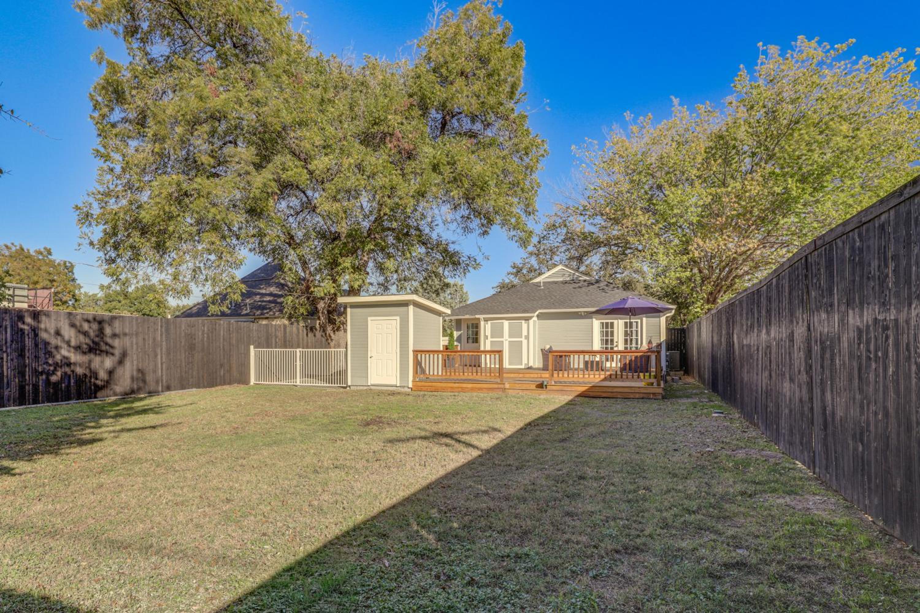 Walk to Cultural District Fort Worth Home with Yard