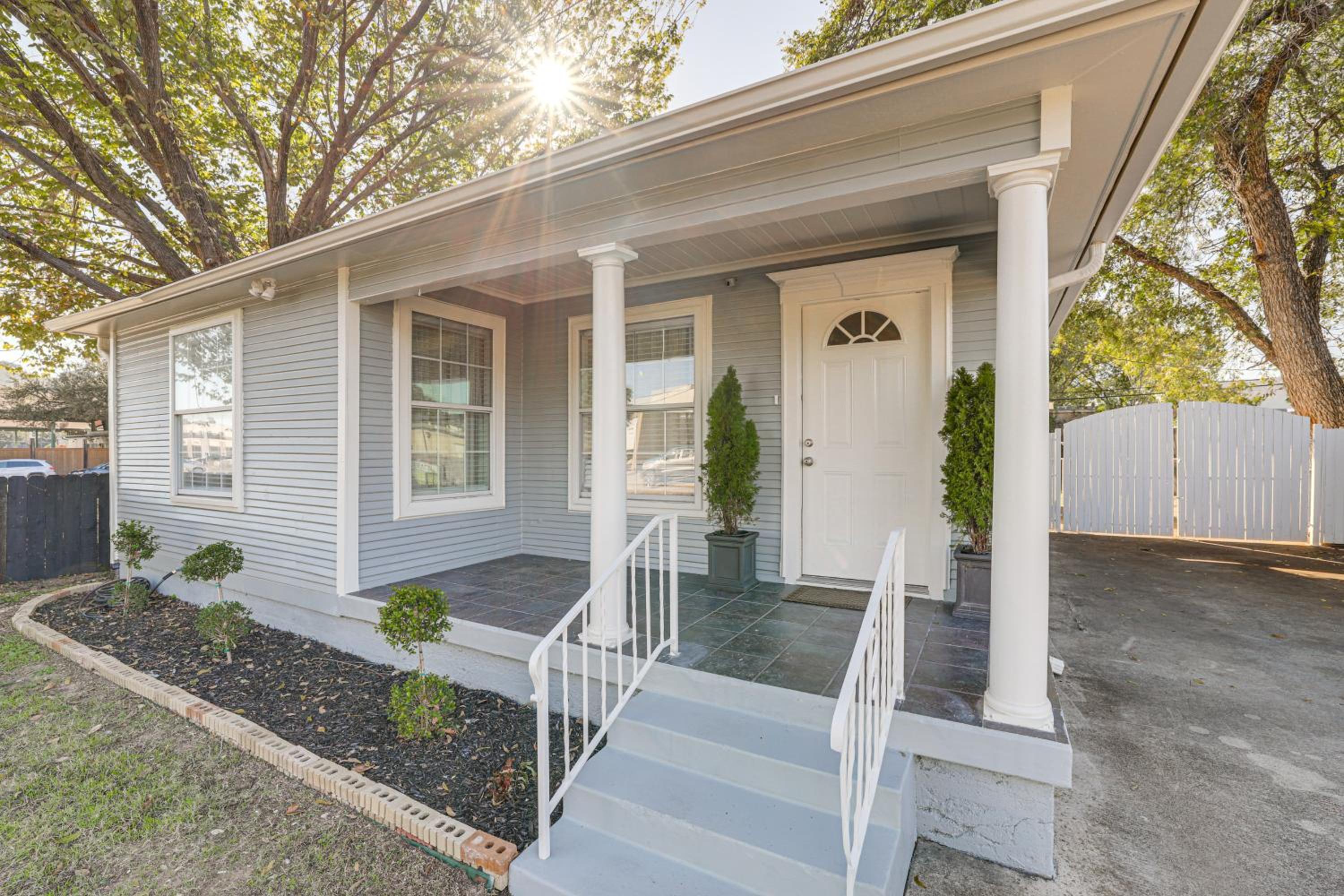 Walk to Cultural District Fort Worth Home with Yard