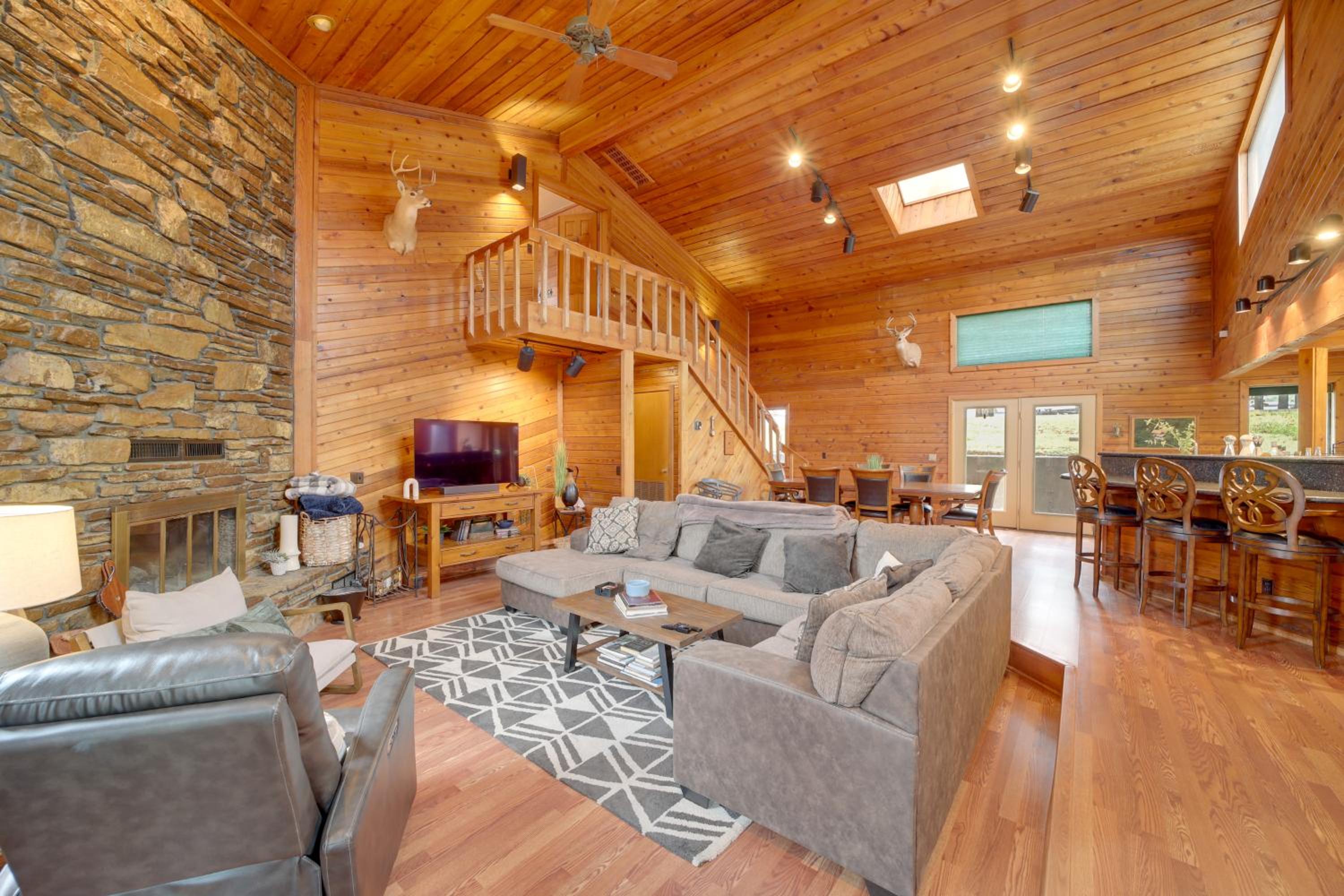 Lake Eufaula Cabin with Dock at Nine Marina