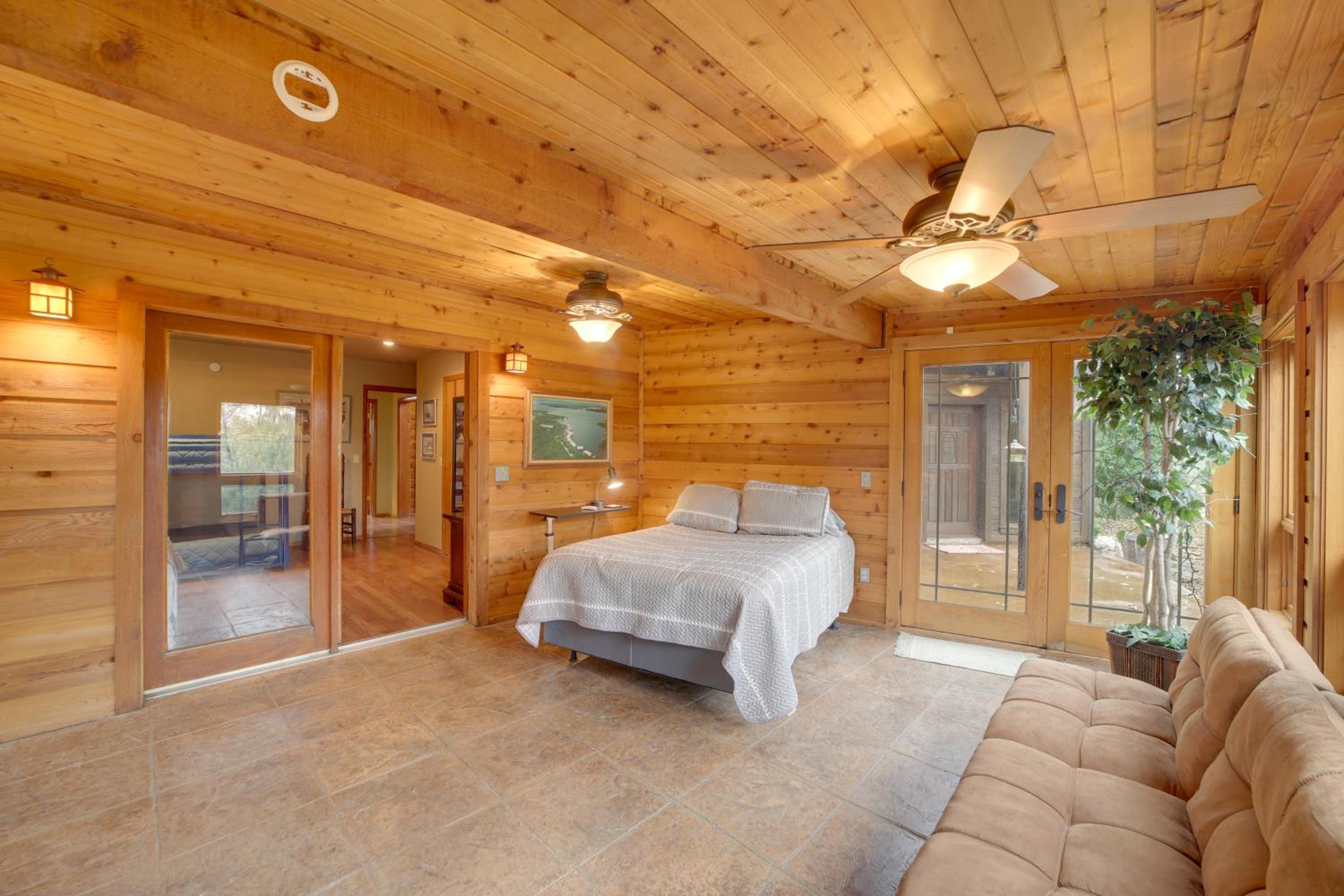 Lake Eufaula Cabin with Dock at Nine Marina