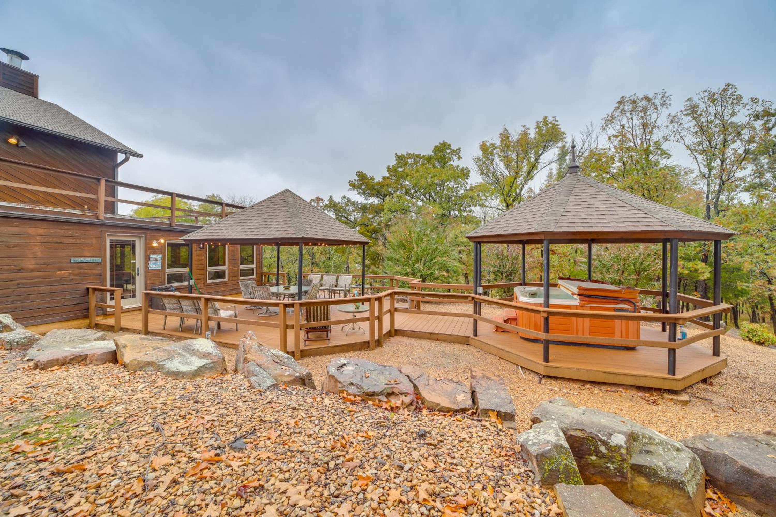 Lake Eufaula Cabin with Dock at Nine Marina
