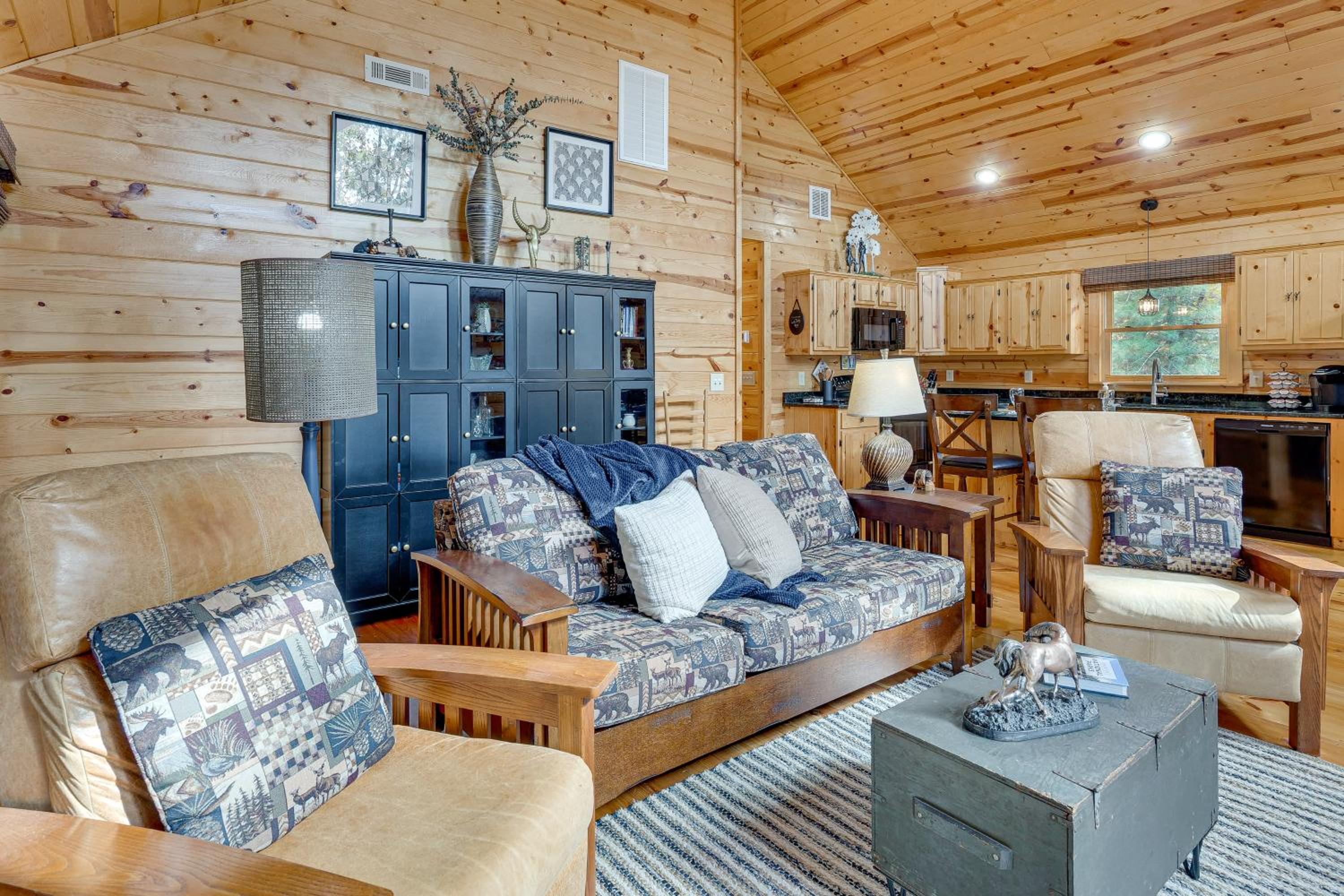 Peaceful Mountain Haven Retreat in Murphy!