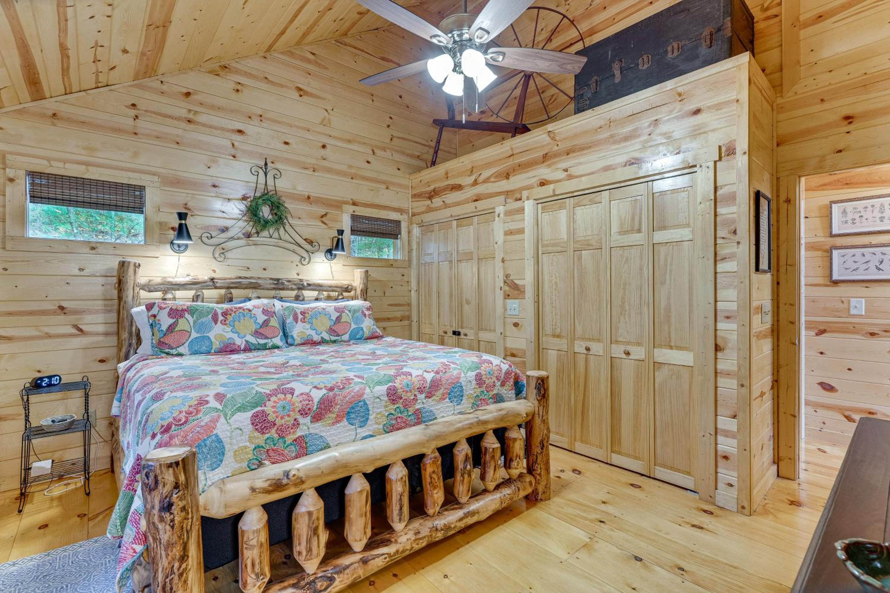 Peaceful Mountain Haven Retreat in Murphy!
