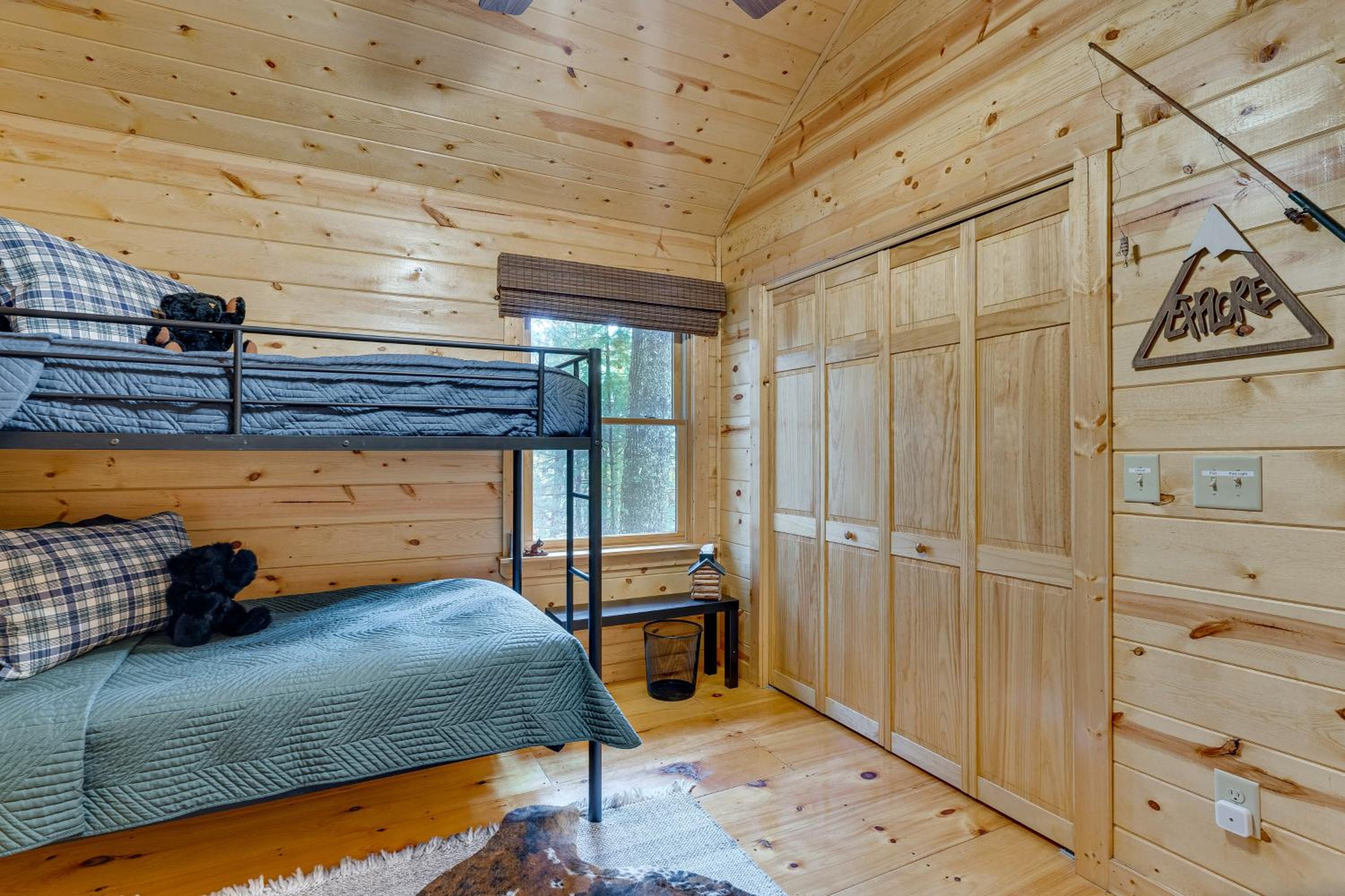 Peaceful Mountain Haven Retreat in Murphy!