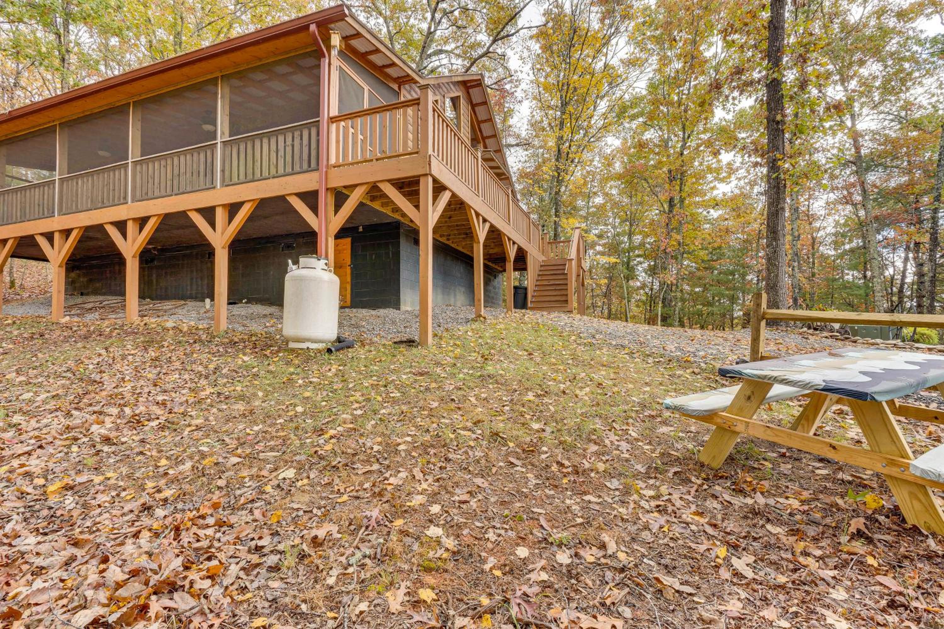 Peaceful Mountain Haven Retreat in Murphy!
