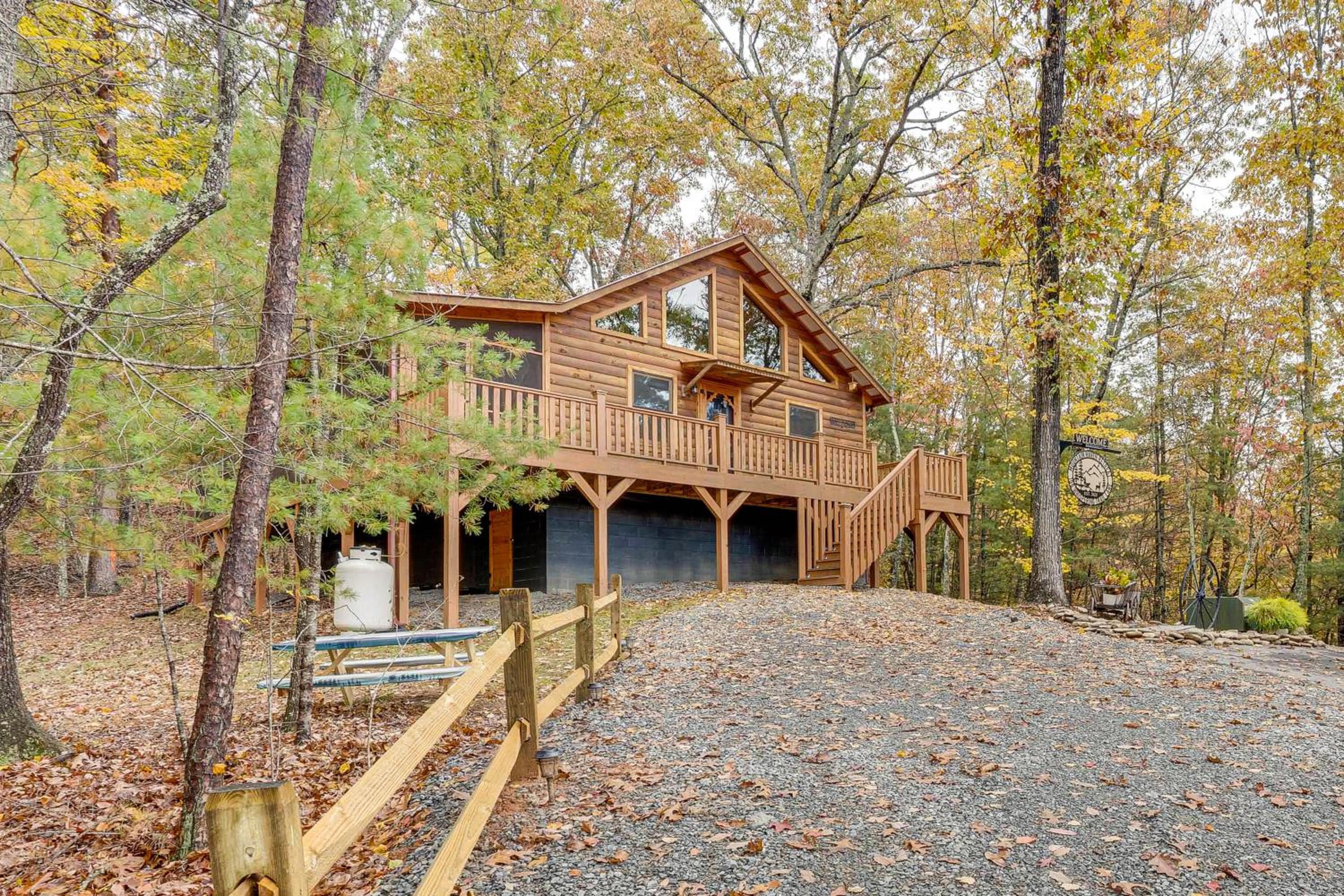 Peaceful Mountain Haven Retreat in Murphy!