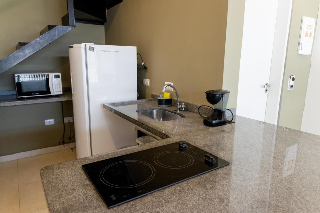 Loft c Wi-Fi e Smart Lock a 650m do Projeto Tamar