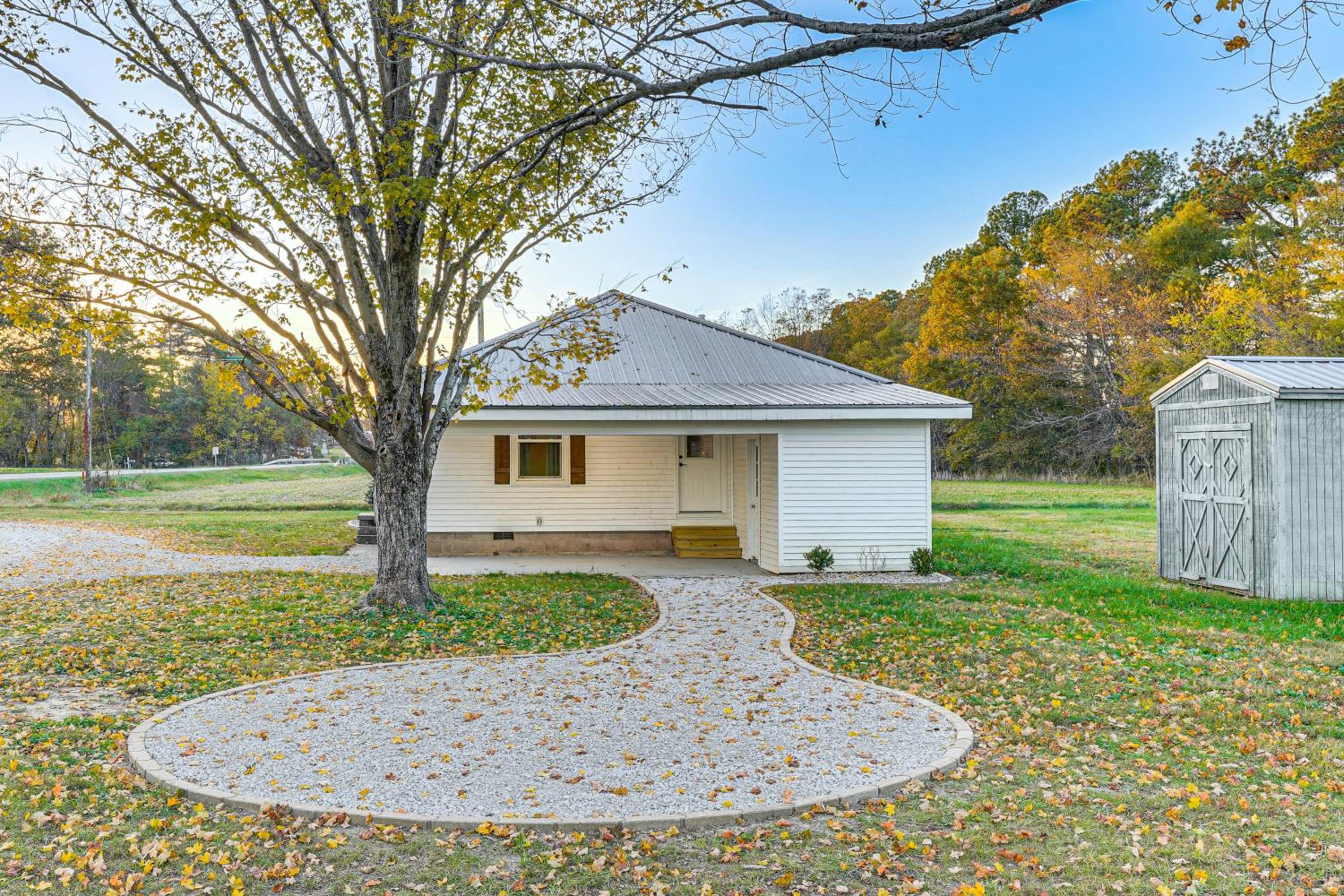 Quiet Country Stay Modern Home Near Paducah