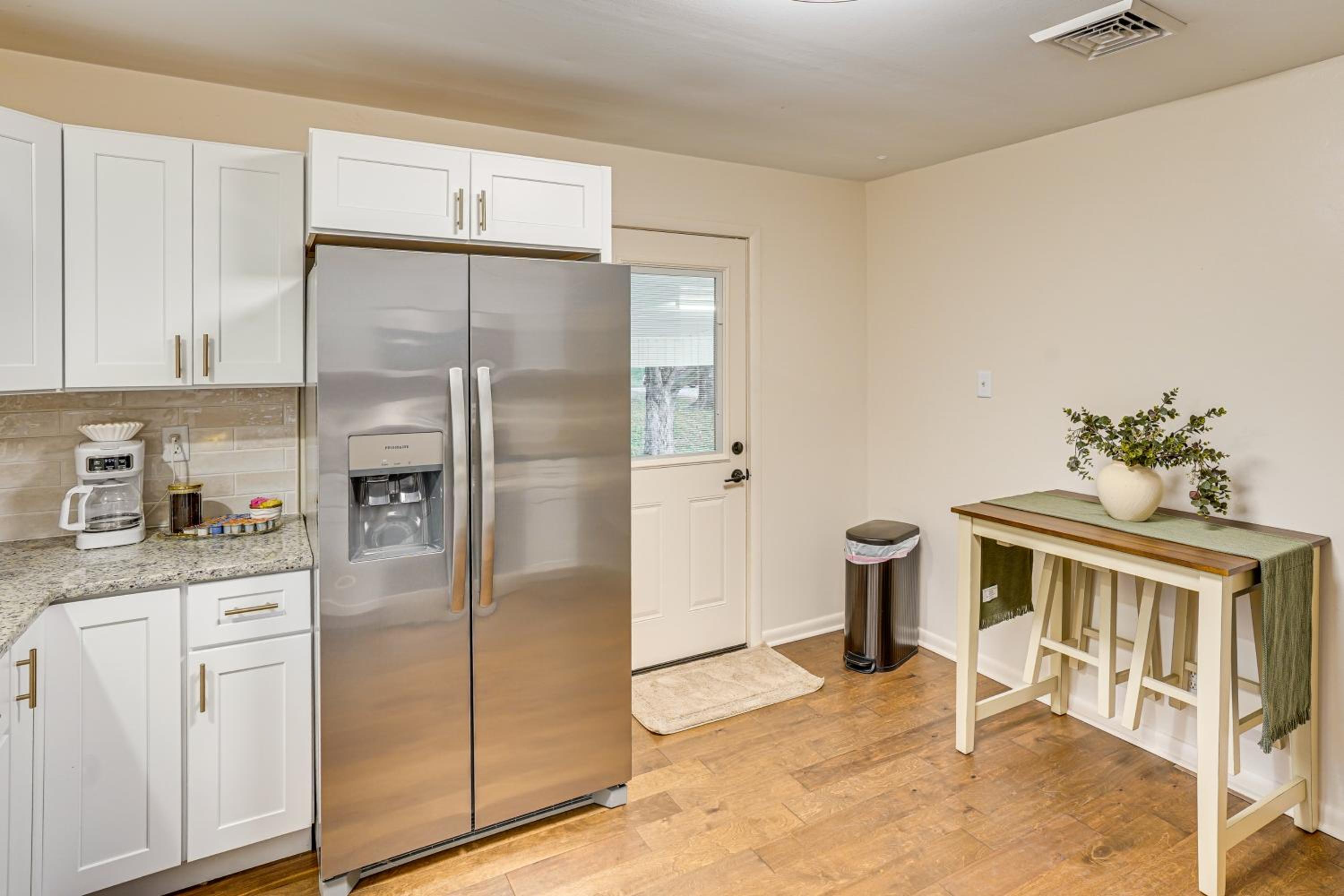 Quiet Country Stay Modern Home Near Paducah