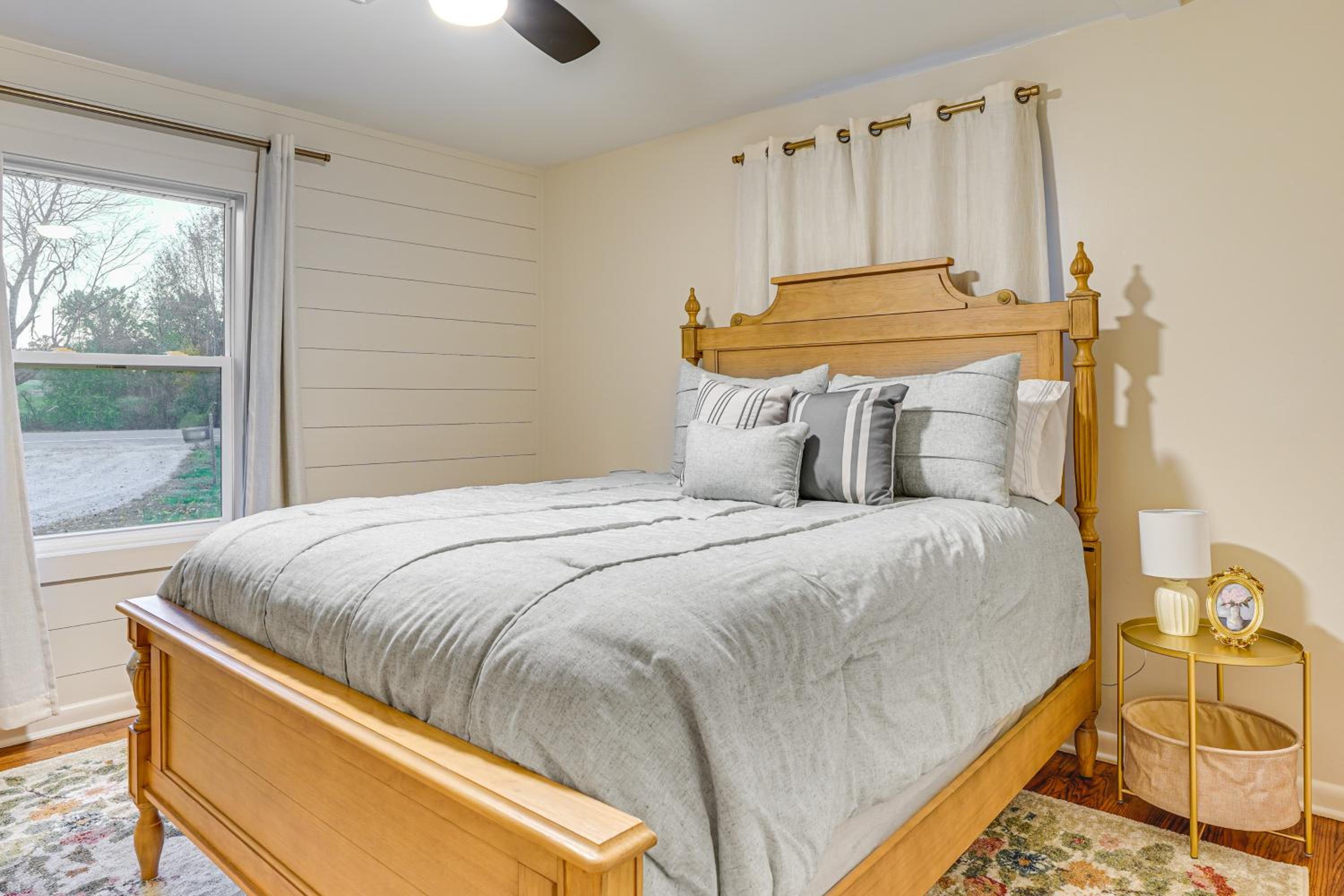 Quiet Country Stay Modern Home Near Paducah
