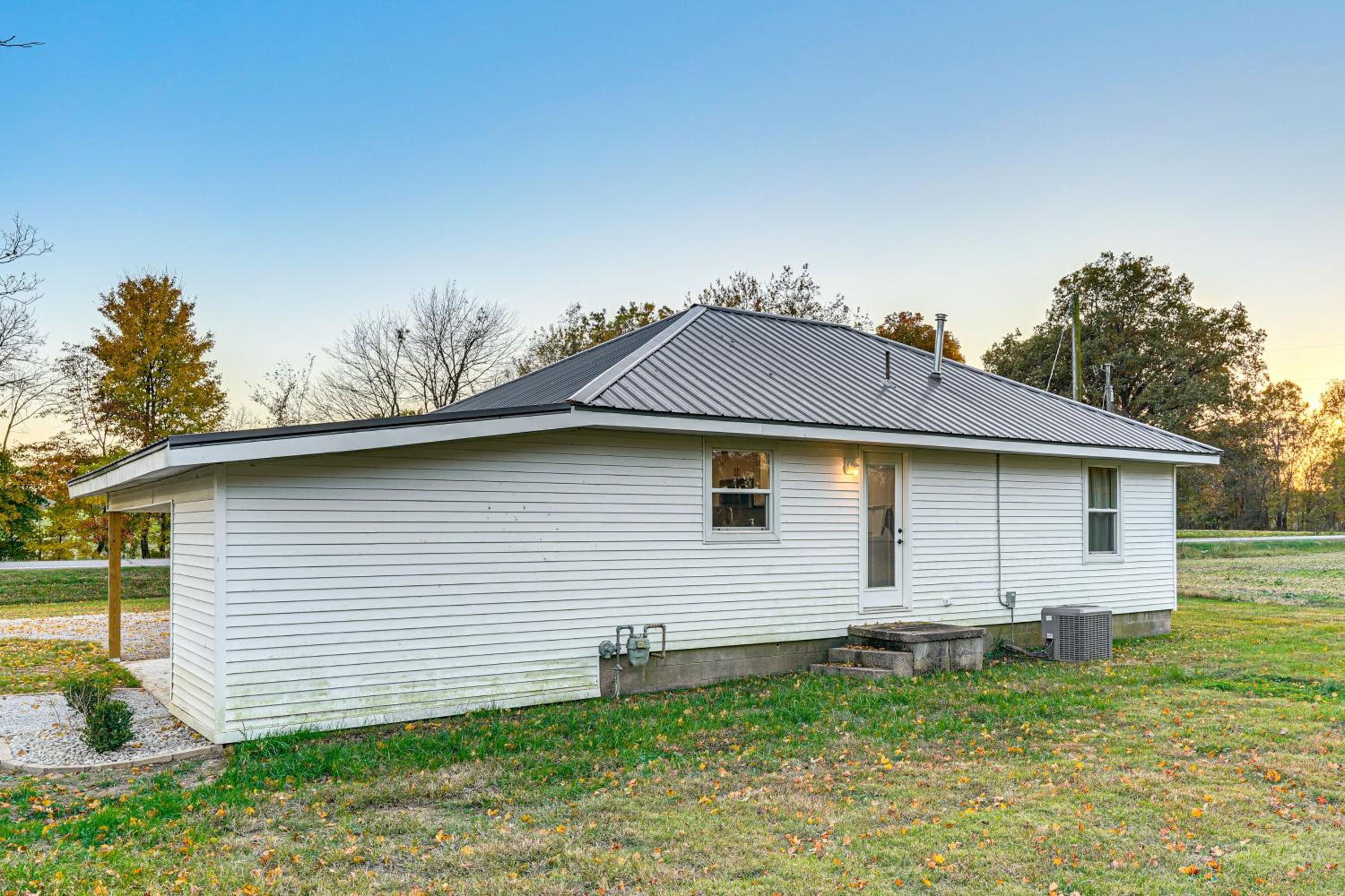 Quiet Country Stay Modern Home Near Paducah