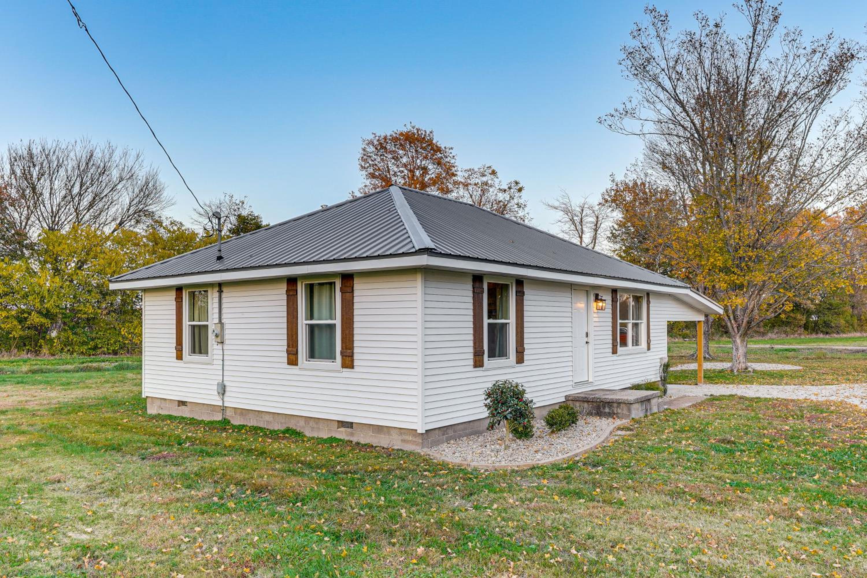 Quiet Country Stay Modern Home Near Paducah
