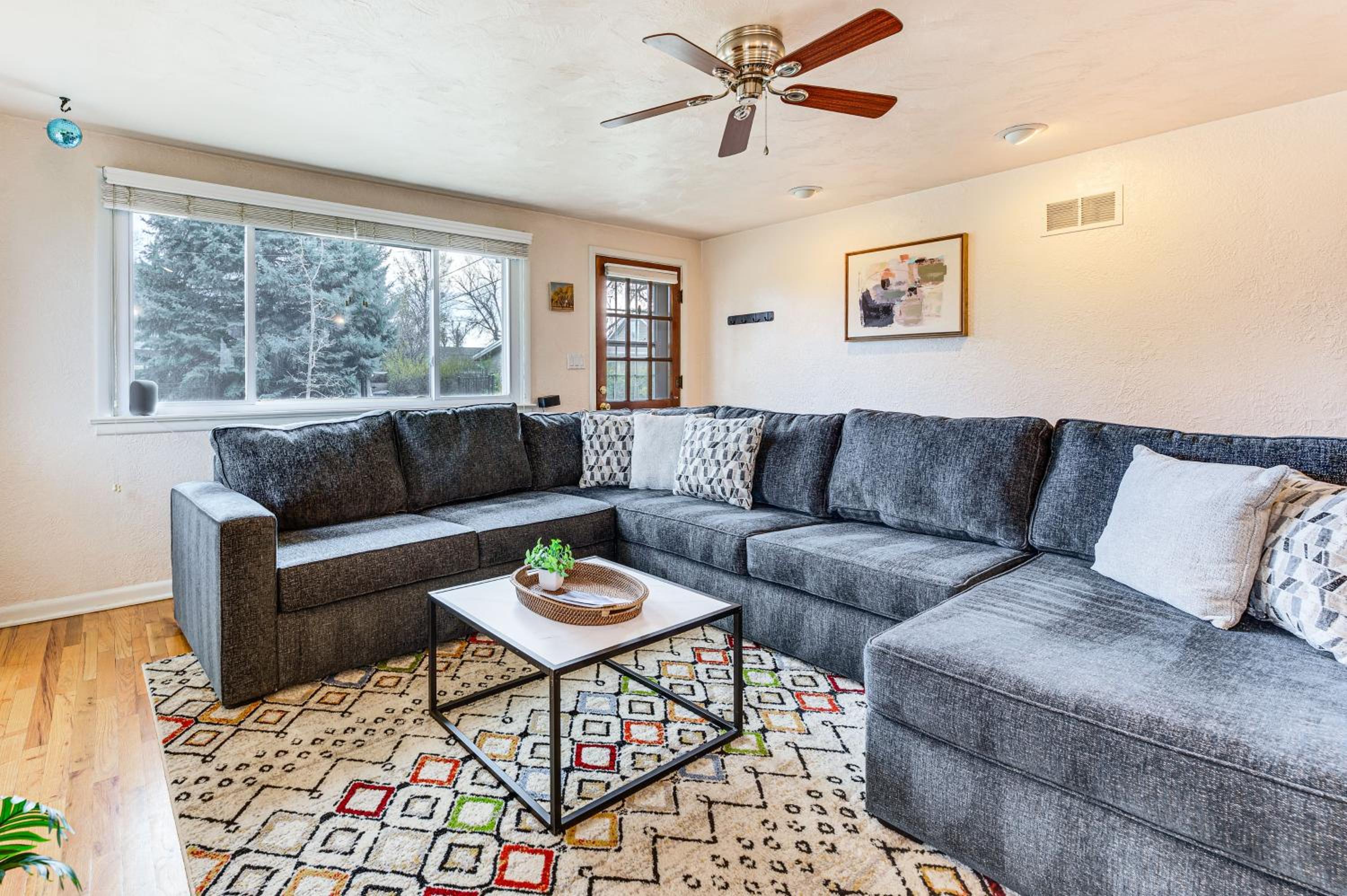 Walk to Old Town Lafayette! Cozy Couples Escape
