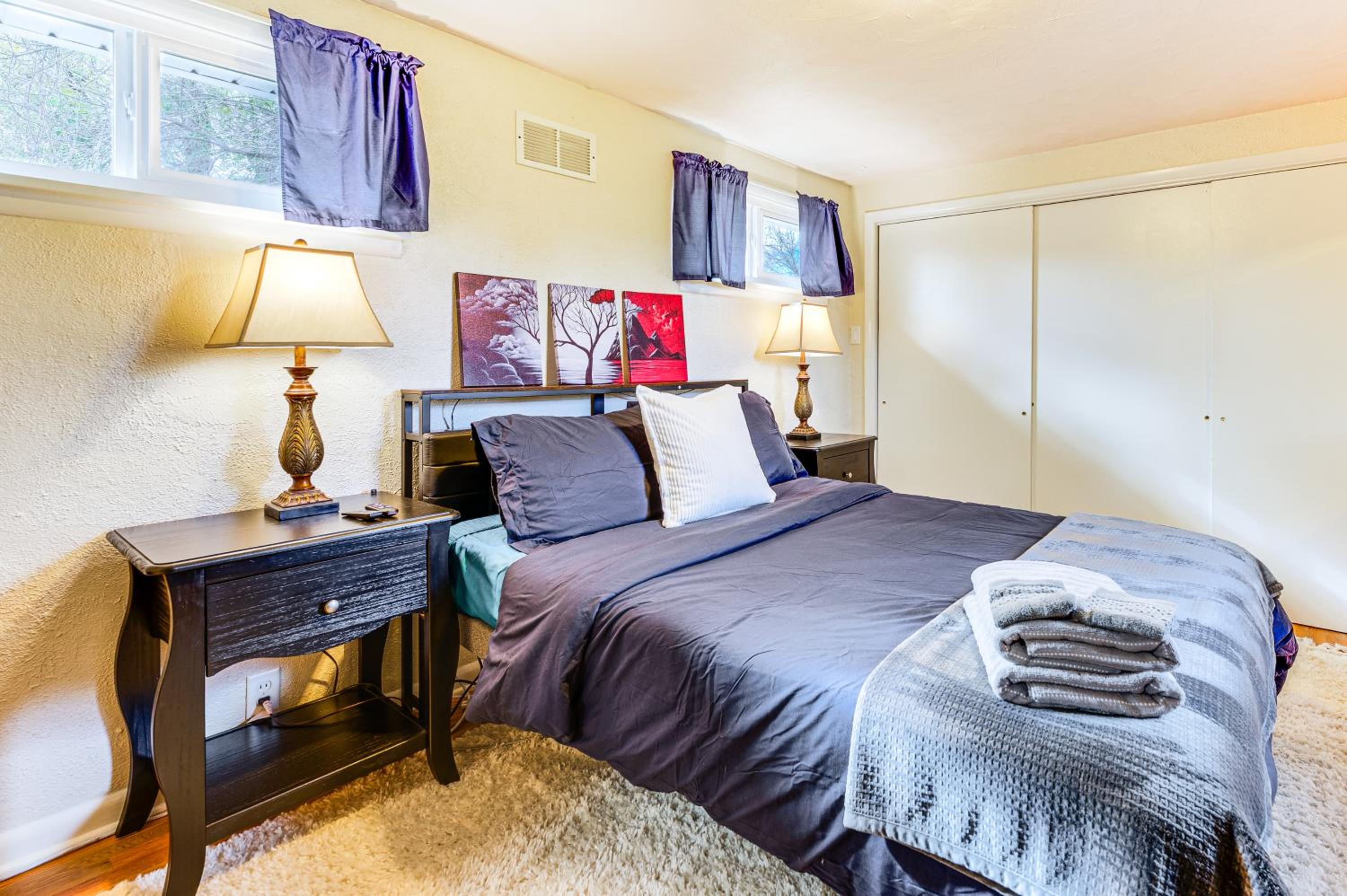 Walk to Old Town Lafayette! Cozy Couples Escape